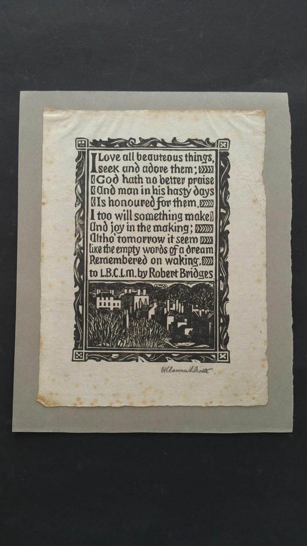 Grabado xilográfico antiguo inglés, firmado, de la prosa de Robert Bridges - Print de Unknown
