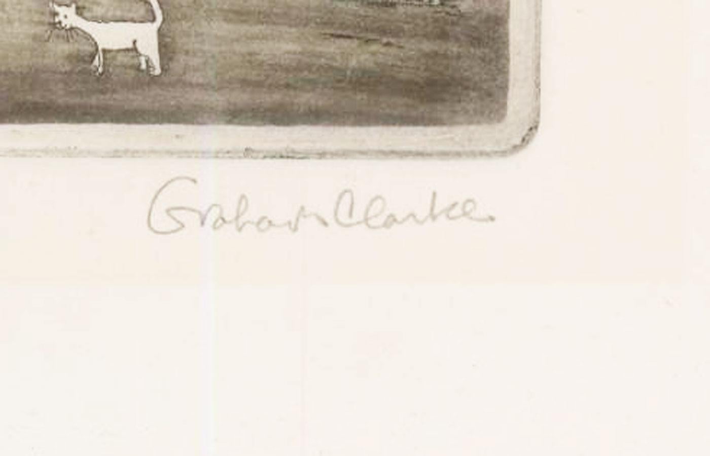 Eine schöne Radierung von Graham Clarke (geb. 1941), die einen Eisenwarenladen mit Figuren und mehreren Katzen auf der Straße zeigt. Rechts unten signiert und links unten mit dem Titel beschriftet. Nummeriert 