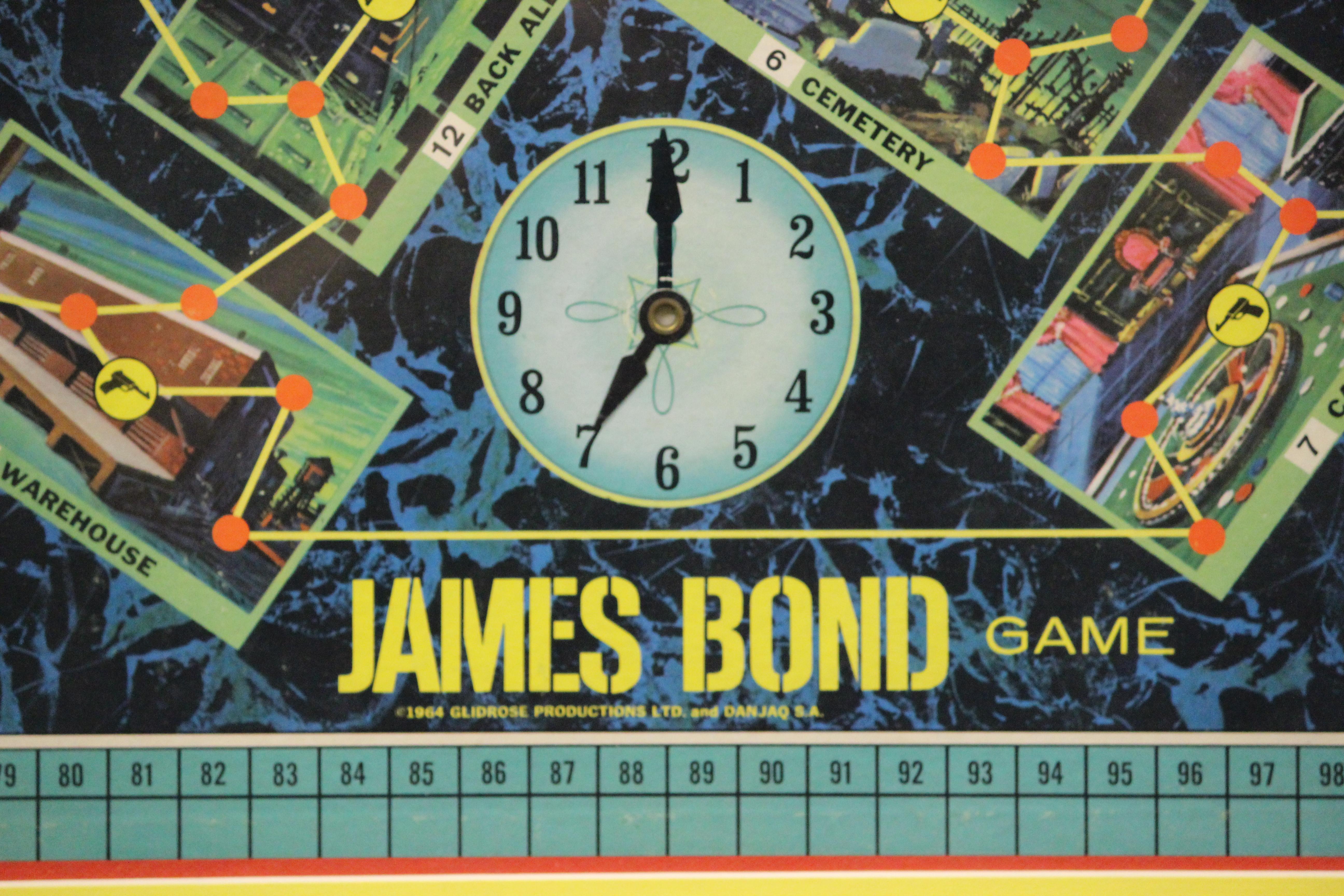 Classic James Bond 007 c1964 (framed) board game w/ great colour graphics

Board Sz: 18 1/8