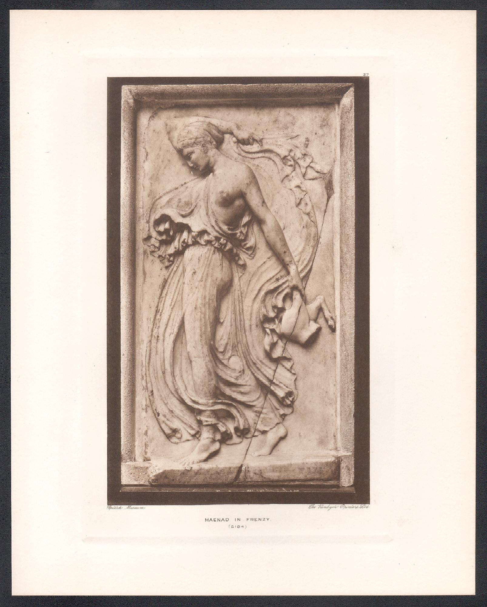 Menade in preda alla frenesia, British Museum Scultura classica romana fotoincisa - Print di Unknown