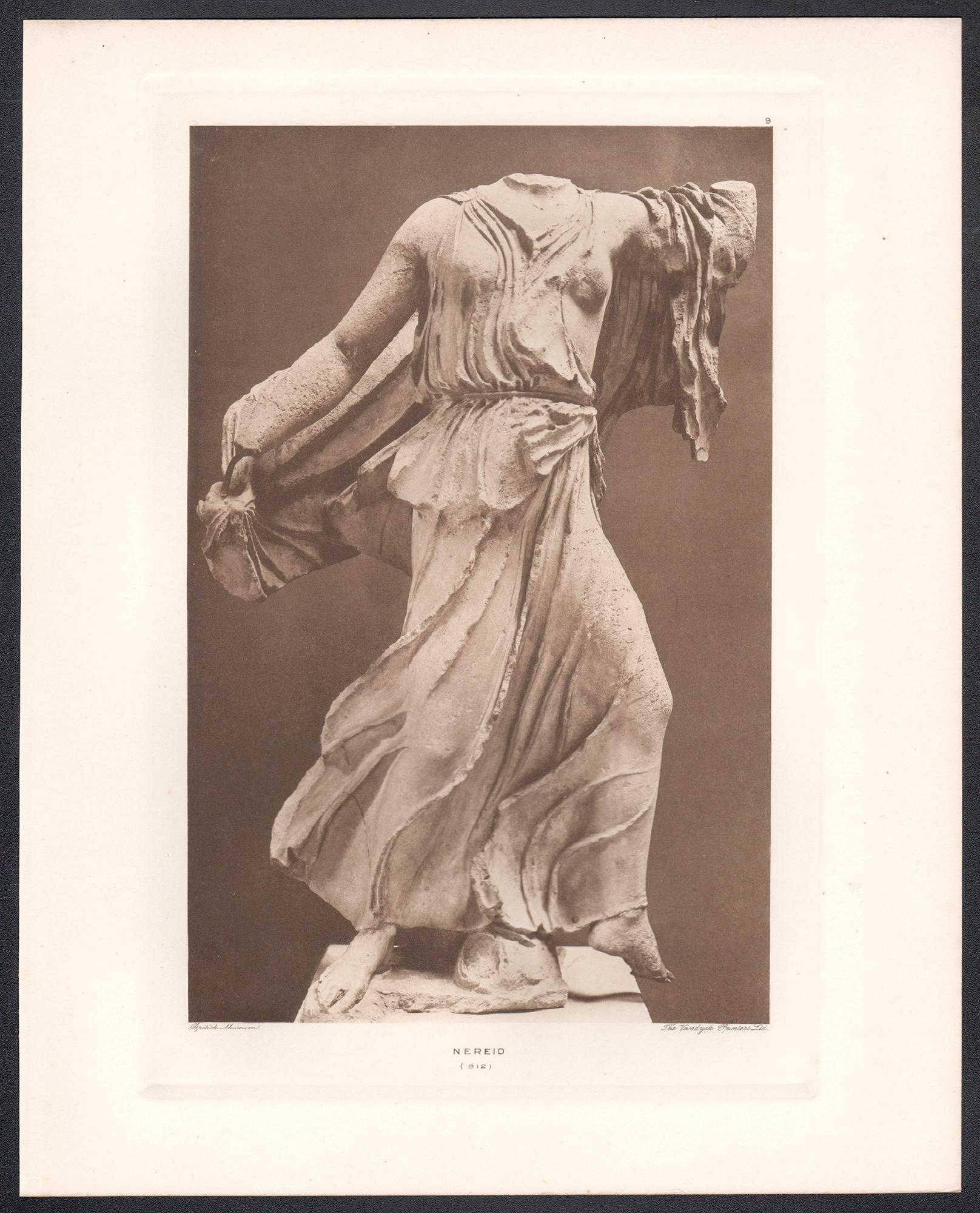 Nereid, British Museum Greek antiquity sculpture photogravure - Print de Unknown