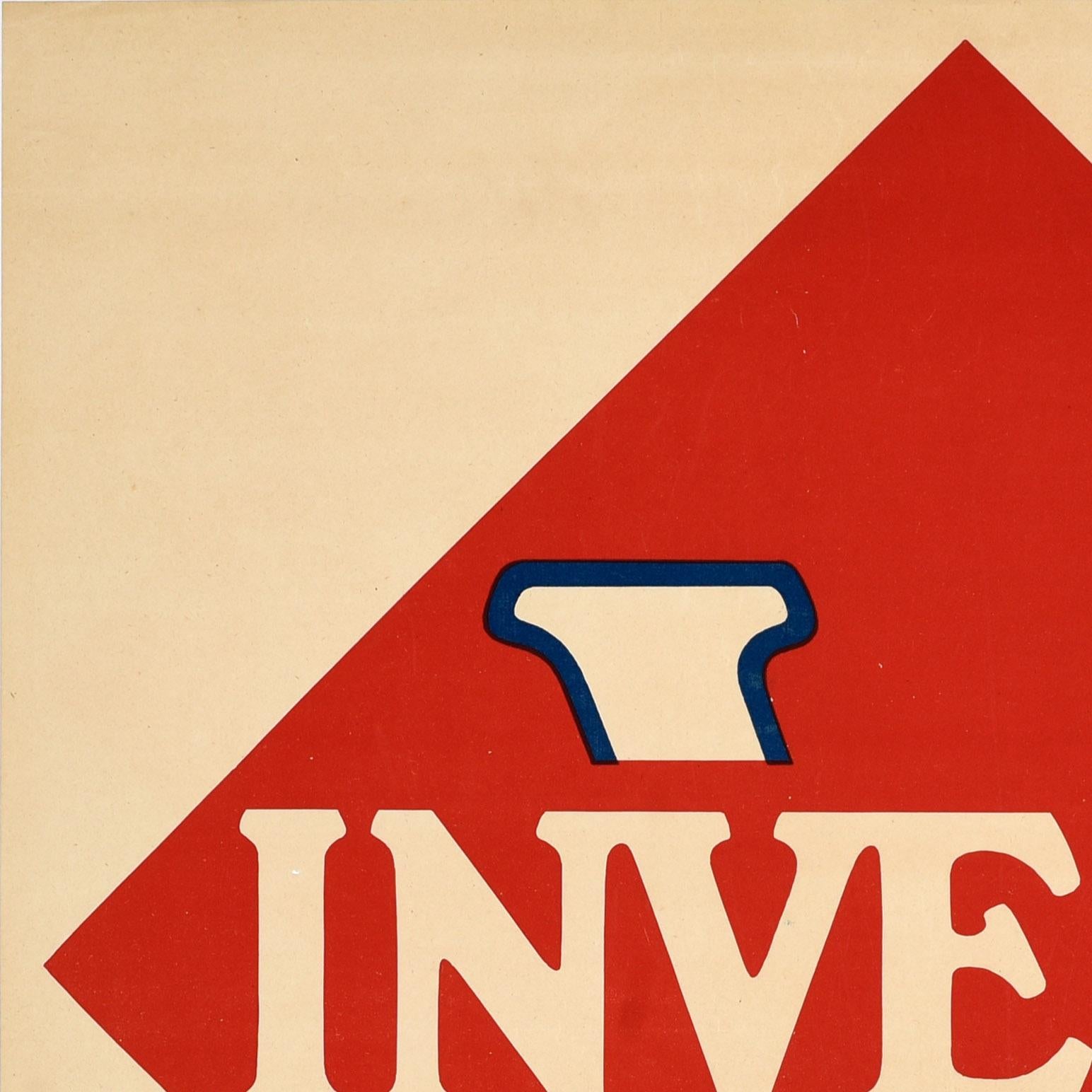 Originales antikes Kriegsanleihe-Poster aus dem Ersten Weltkrieg - Invest! - mit einem großartigen Design, das den Titeltext in fetten weißen Buchstaben auf einem blau umrandeten V für Victory vor einem roten Hintergrund zeigt. Guter Zustand,