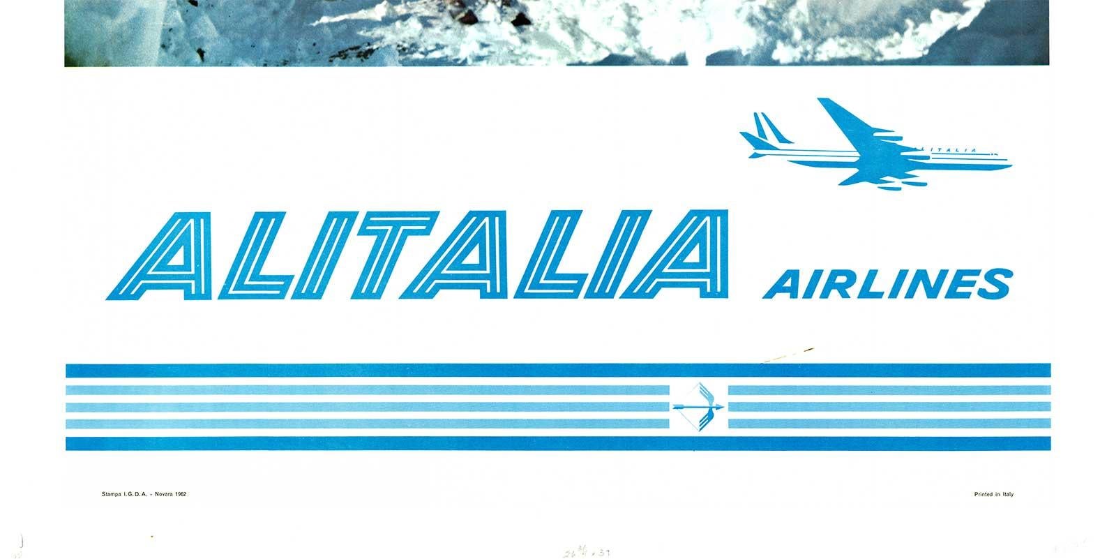 Affiche de voyage italienne vintage d'Alitalia Airlines sur le ski  Alpes italiennes - Modernisme américain Print par Unknown