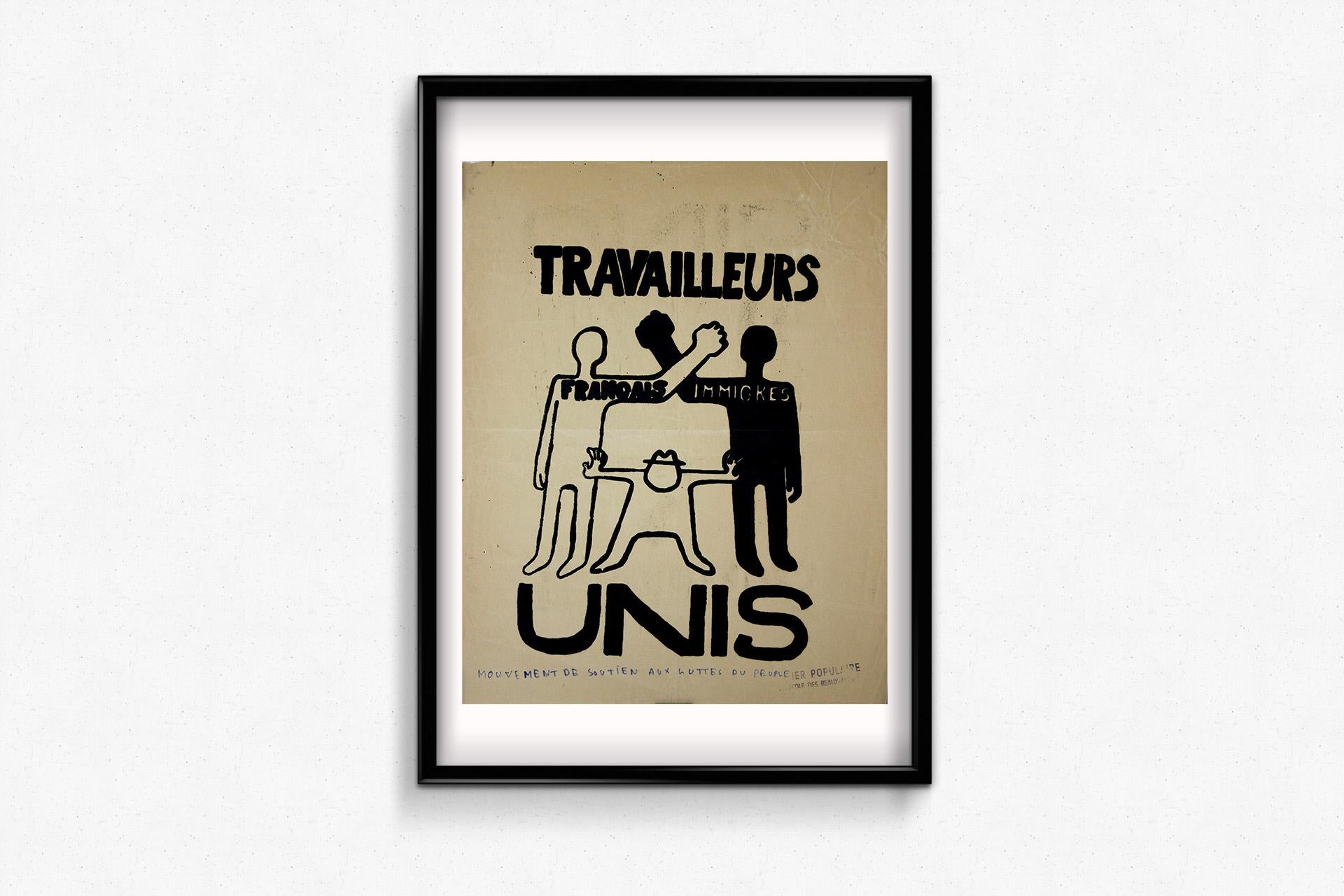 Dieses Originalplakat vom Mai 1968, Travailleurs Unis - Français Immigrés, ist ein eindrucksvolles Artefakt der revolutionären Studenten- und Arbeiterproteste, die Frankreich erschütterten. Es wurde vom Atelier Populaire (den kollektiven