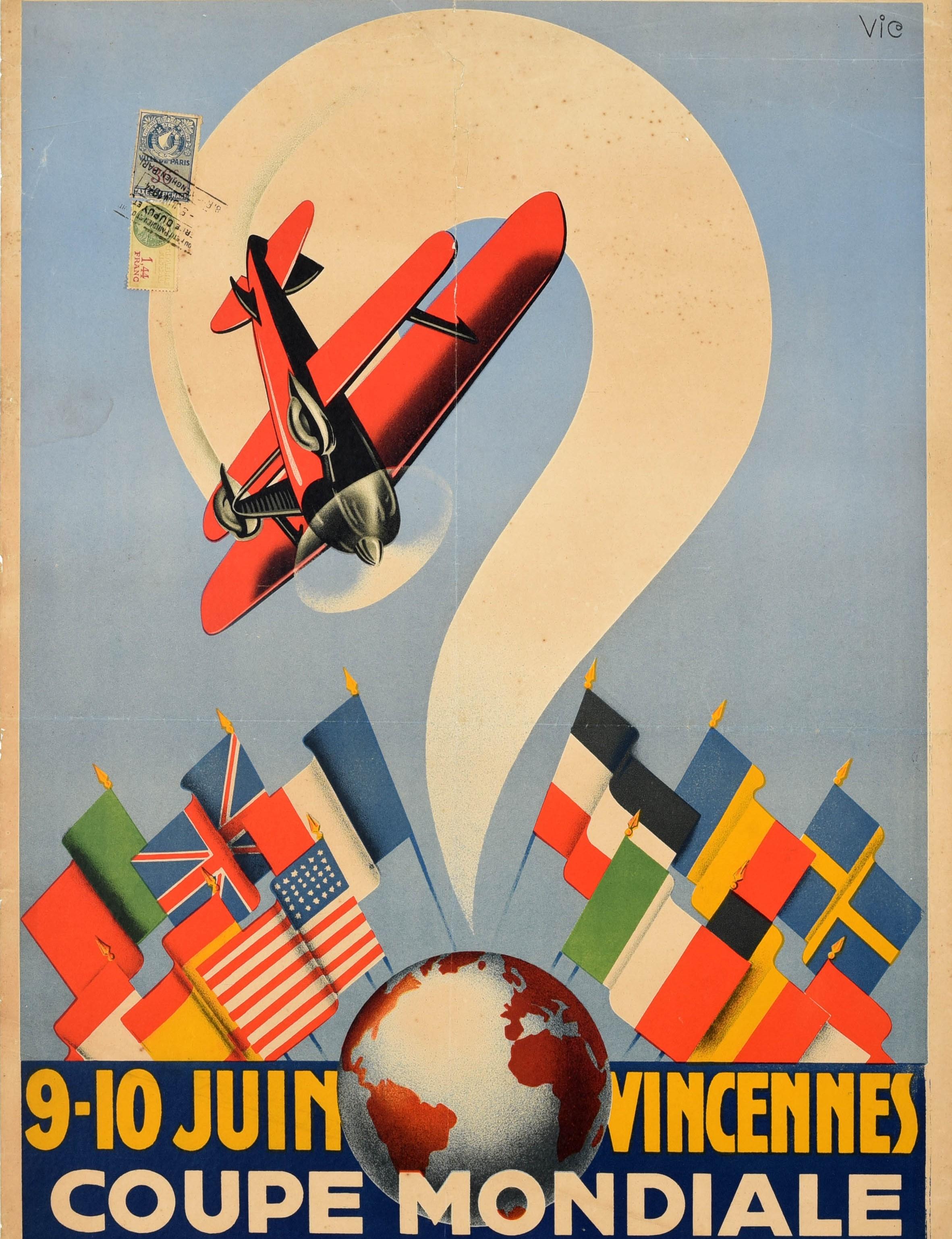 Affiche originale de sport aérien vintage pour la Coupe Mondiale d'Acrobatie Aérienne qui s'est tenue les 9 et 10 juin à Vincennes Paris, organisée par la Propagande Aérienne avec le journal Le Petit Parisien - Coupe Mondiale d'Acrobatie Aérienne -