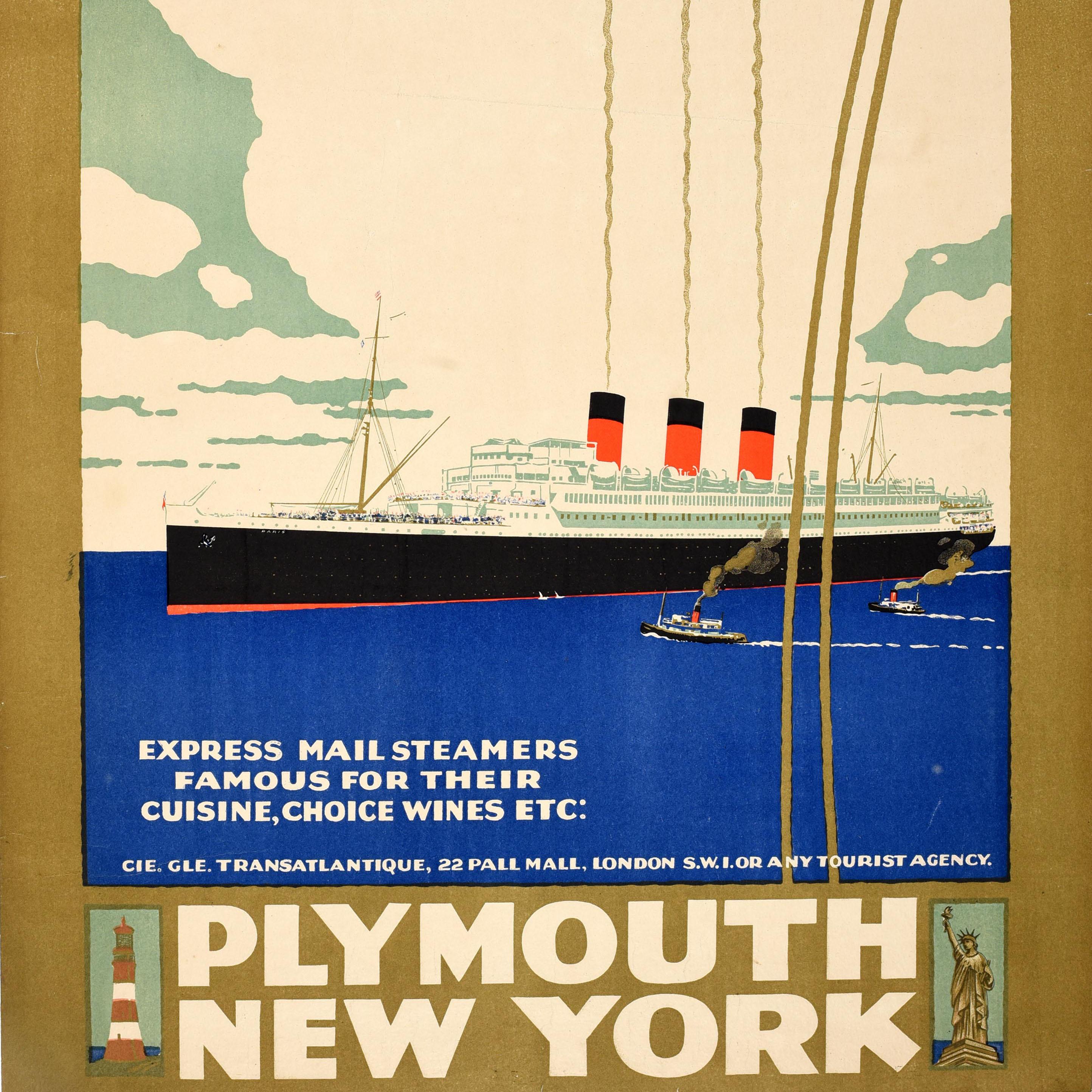 Original Vintage Kreuzfahrt Plakat Werbung Plymouth New York ausgestellt von Compagnie Generale Transatlantique Französisch Linie CGT. Elegantes Art-Déco-Design mit einem Ozeandampfer, der mit kleinen Schleppern auf dem ruhigen blauen Wasser fährt,