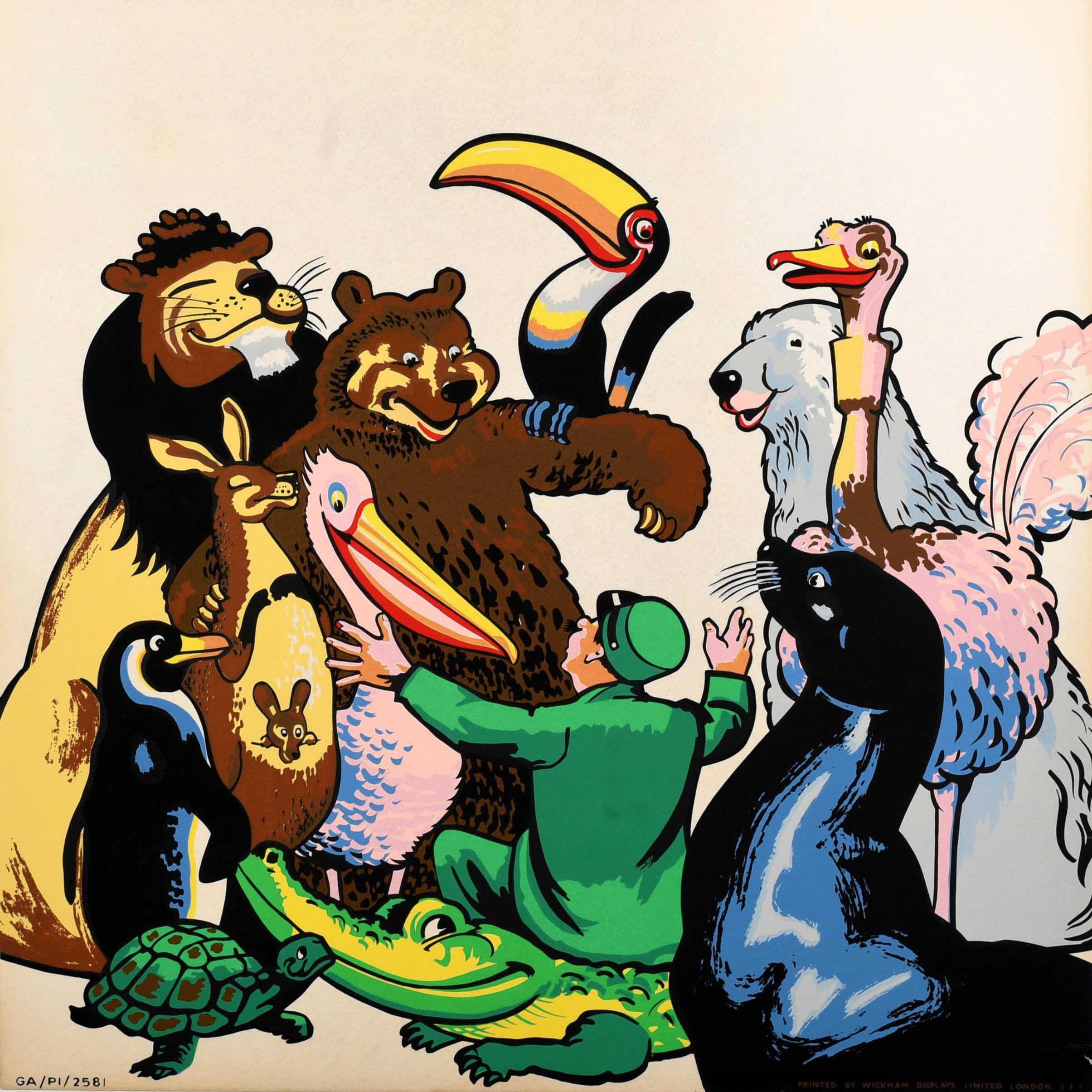 Poster pubblicitario d'epoca della Guinness - See the Guinness Animals at Edinburgh Zoo - con un'immagine divertente e colorata di tutti gli iconici animali della Guinness riuniti intorno a un guardiano dello zoo che indossa un'uniforme e un