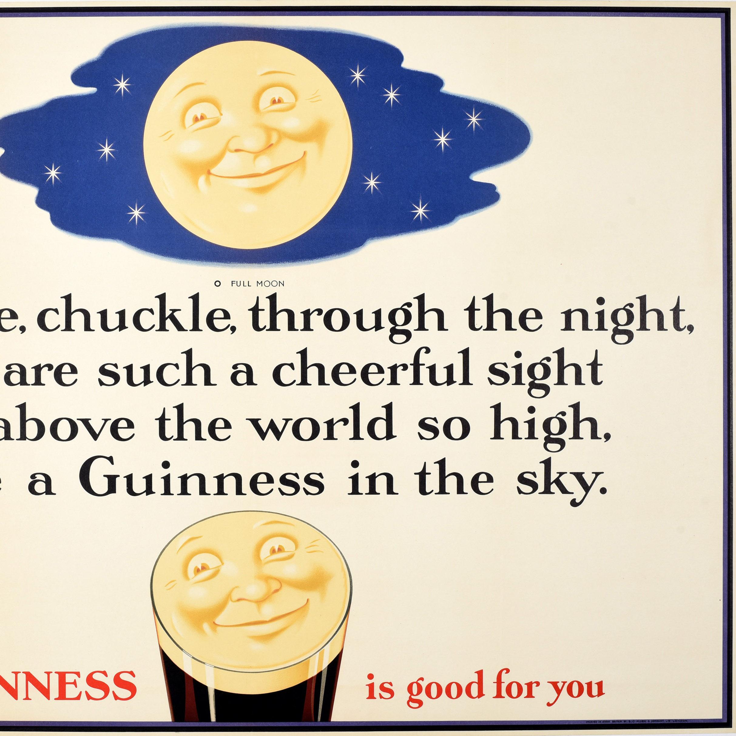 Originales Vintage-Getränke-Werbeplakat - Guinness is Good for You - mit einem lustigen und farbenfrohen Bild im Cartoon-Stil des ikonischen lächelnden Guinness-Gesichts, das sich in der Spitze eines Pint-Glases spiegelt, mit einem lächelnden Mond