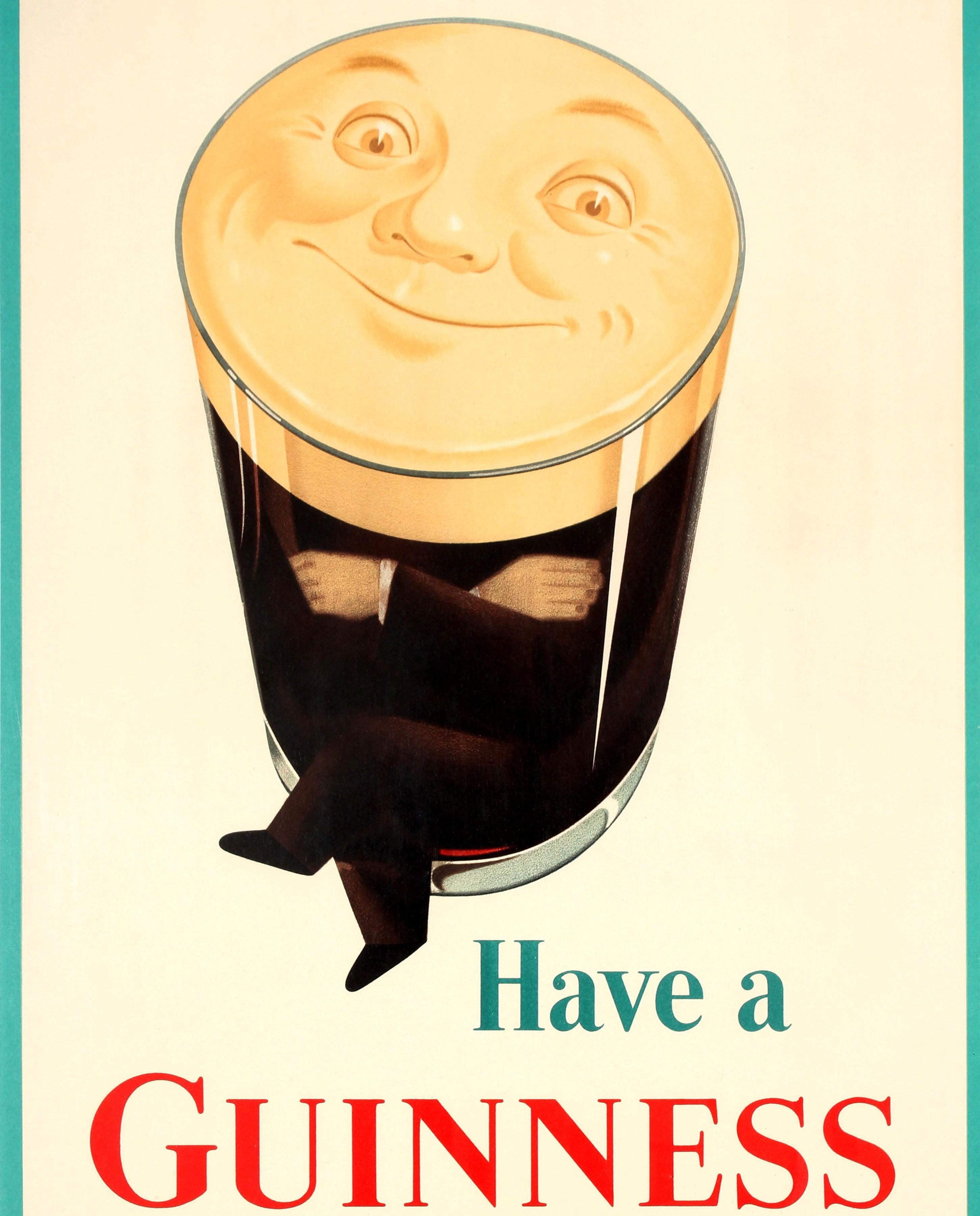 Poster pubblicitario originale d'epoca per la birra stout irlandese Guinness - Have a Guinness when you're tired - con la classica immagine di un bicchiere da pinta di Guinness e un uomo con le braccia e le gambe incrociate e il viso che sorride