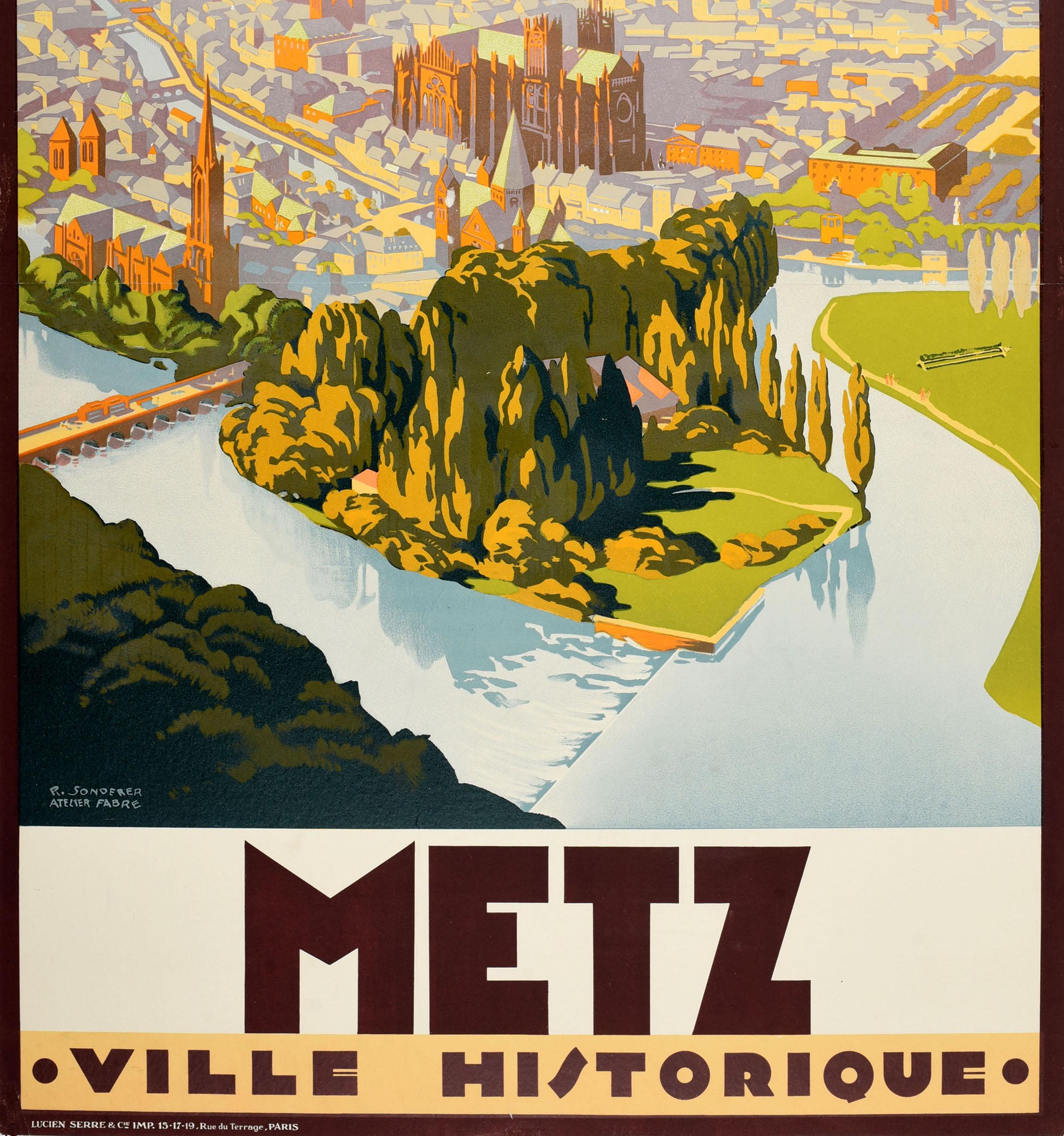 Originales französisches Eisenbahn-Reiseplakat für Metz Historic City - Chemins de Fer d'Alsace et de Lorraine Ville Historique 9 mit einer atemberaubenden Ansicht der alten Stadt mit Bäumen und verschiedenen alten Gebäuden, darunter Kirchtürme und
