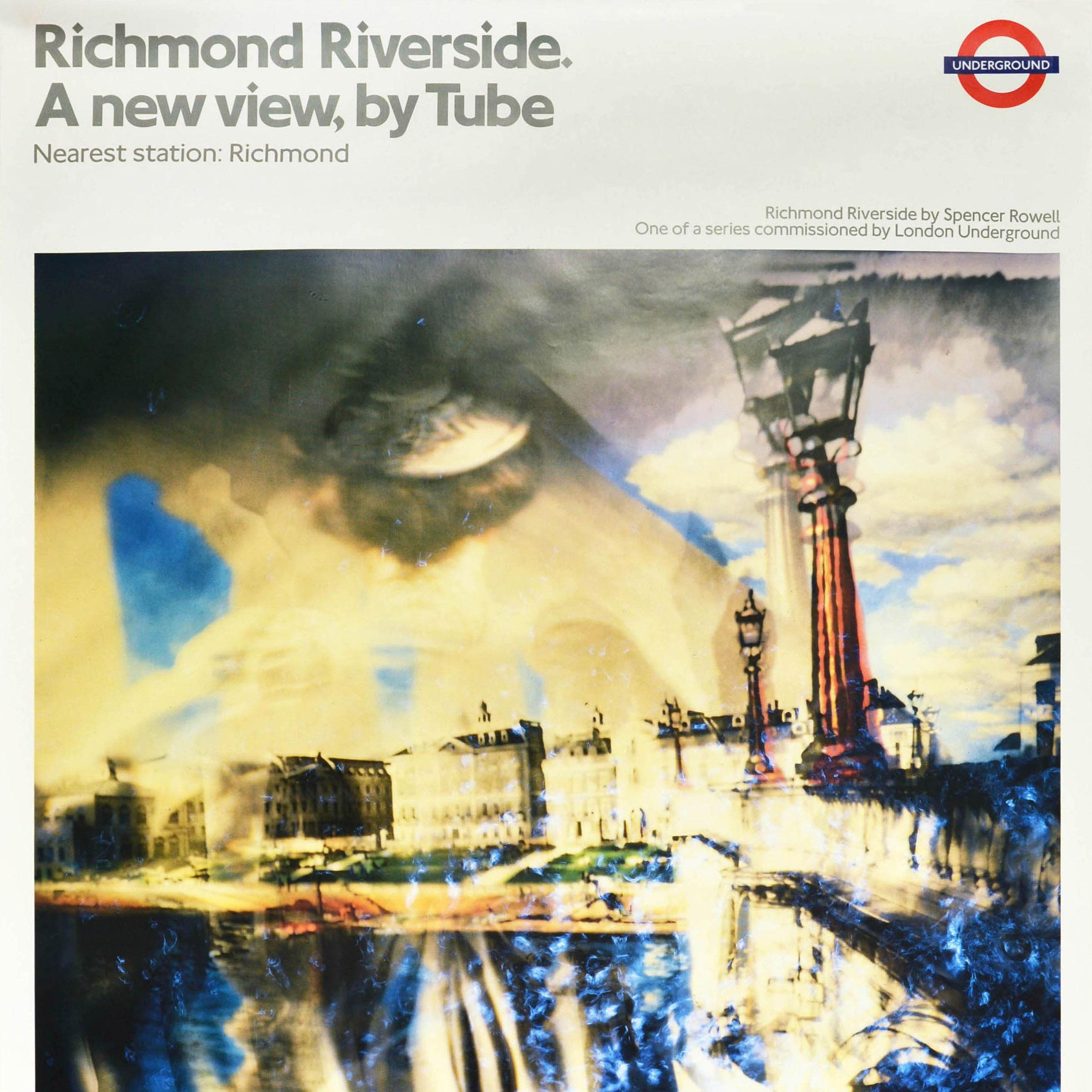 Affiche rétro originale du métro de Londres, Richmond Riverside, Tamise River Art - Beige Print par Unknown