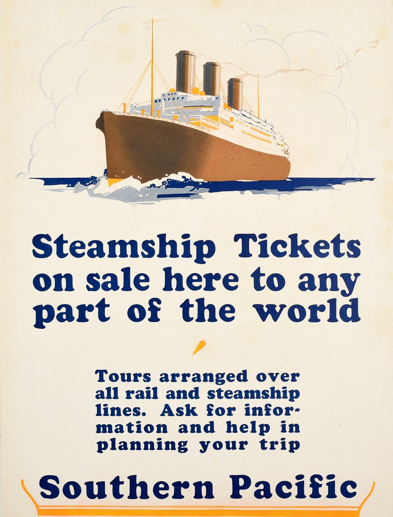 Poster pubblicitario d'epoca della Southern Pacific che raffigura un transatlantico in navigazione con il vapore che sale in un cielo leggermente nuvoloso sopra il testo stilizzato in grassetto blu - Biglietti per navi a vapore in vendita qui per