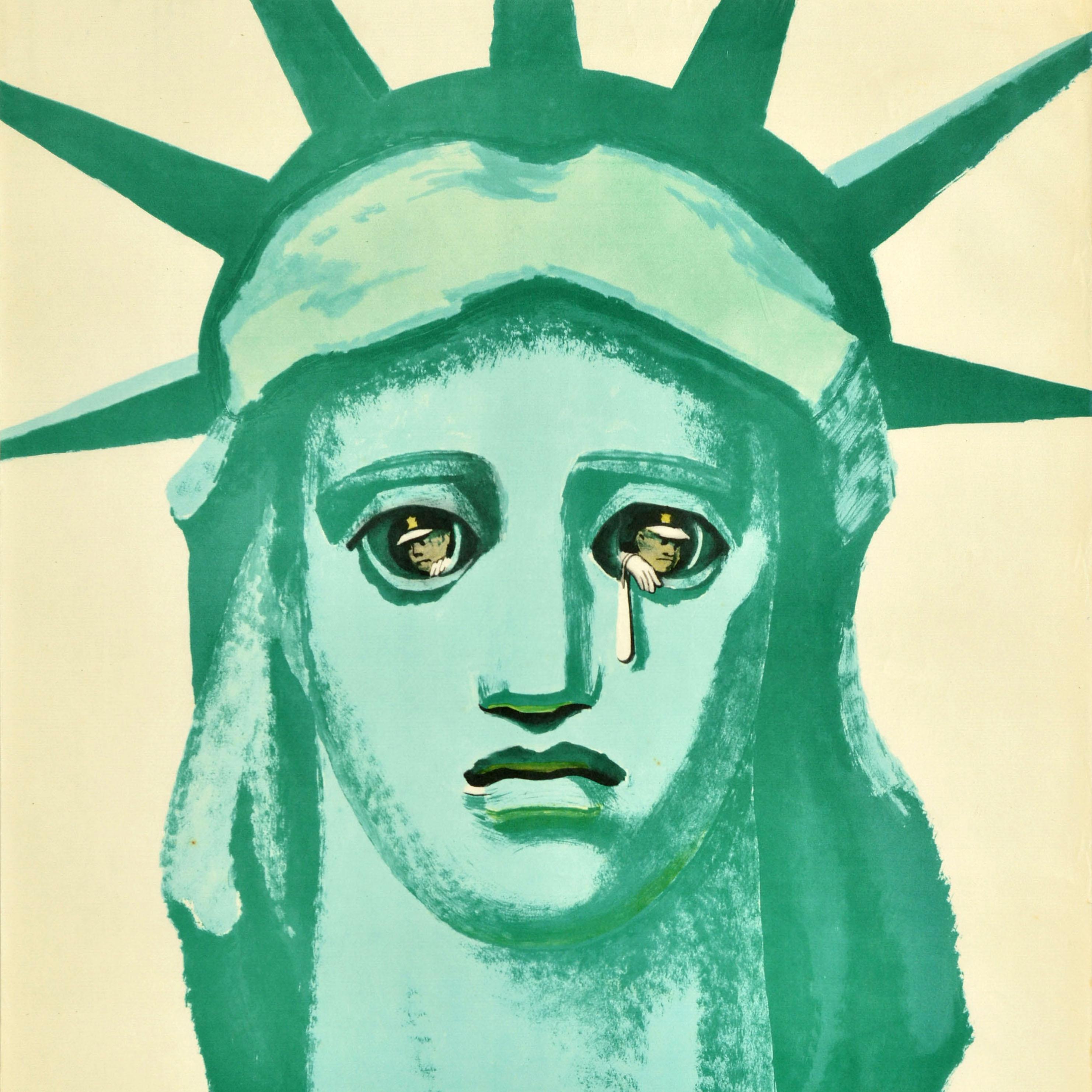 Originales sowjetisches Propagandaplakat aus der Zeit des Kalten Krieges - Amerikanische Freiheit - mit einem Bild von Polizisten, die aus den Augen der Freiheitsstatue in New York blicken, wobei einer der Polizeiknüppel herabhängt und einer Träne