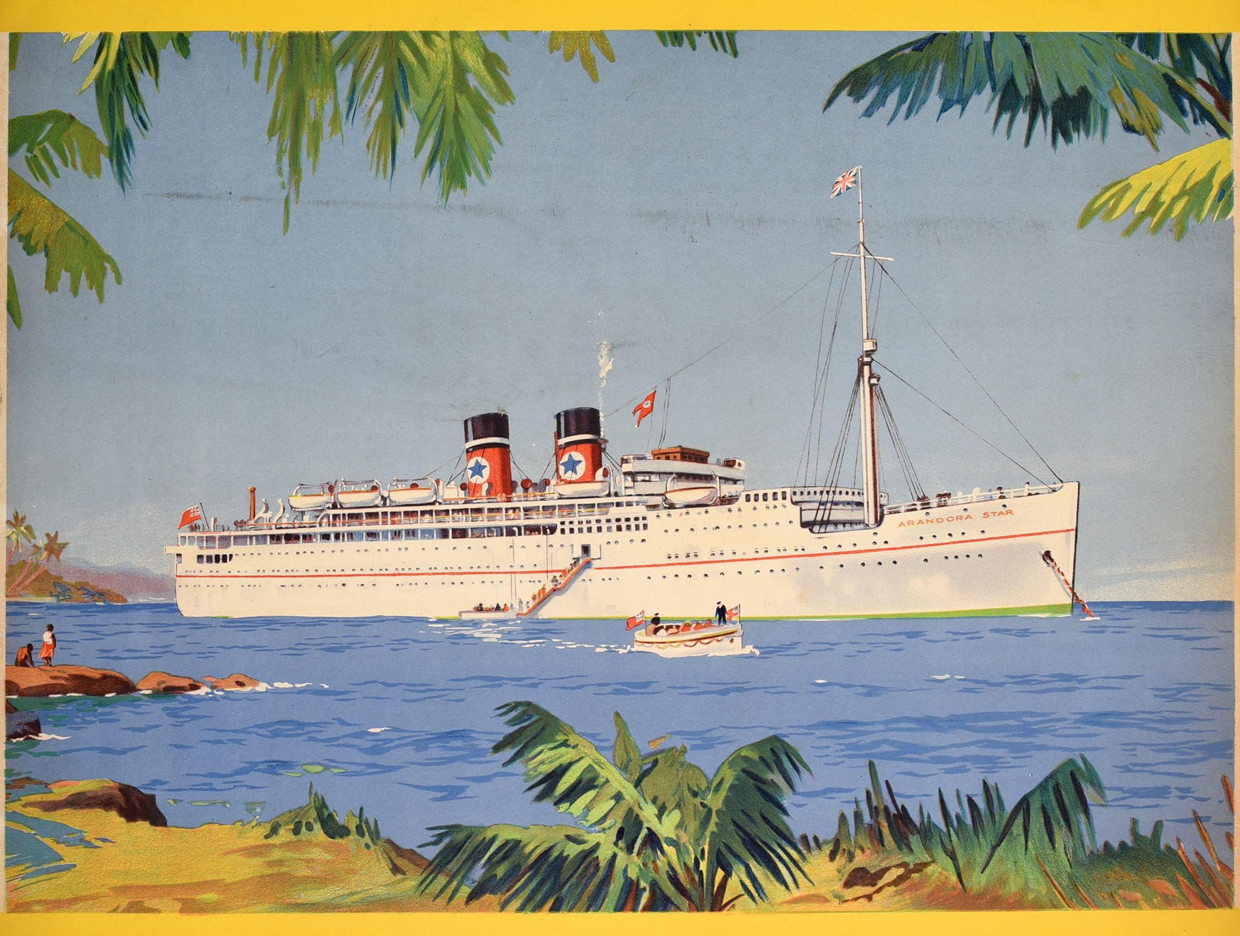 Poster da crociera originale d'epoca per Arandora Star, la nave da crociera pi�ù bella del mondo, Blue Star, che mostra la nave ormeggiata in mare con i passeggeri che si godono una gita a terra su piccole imbarcazioni, vista dalla costa con palme
