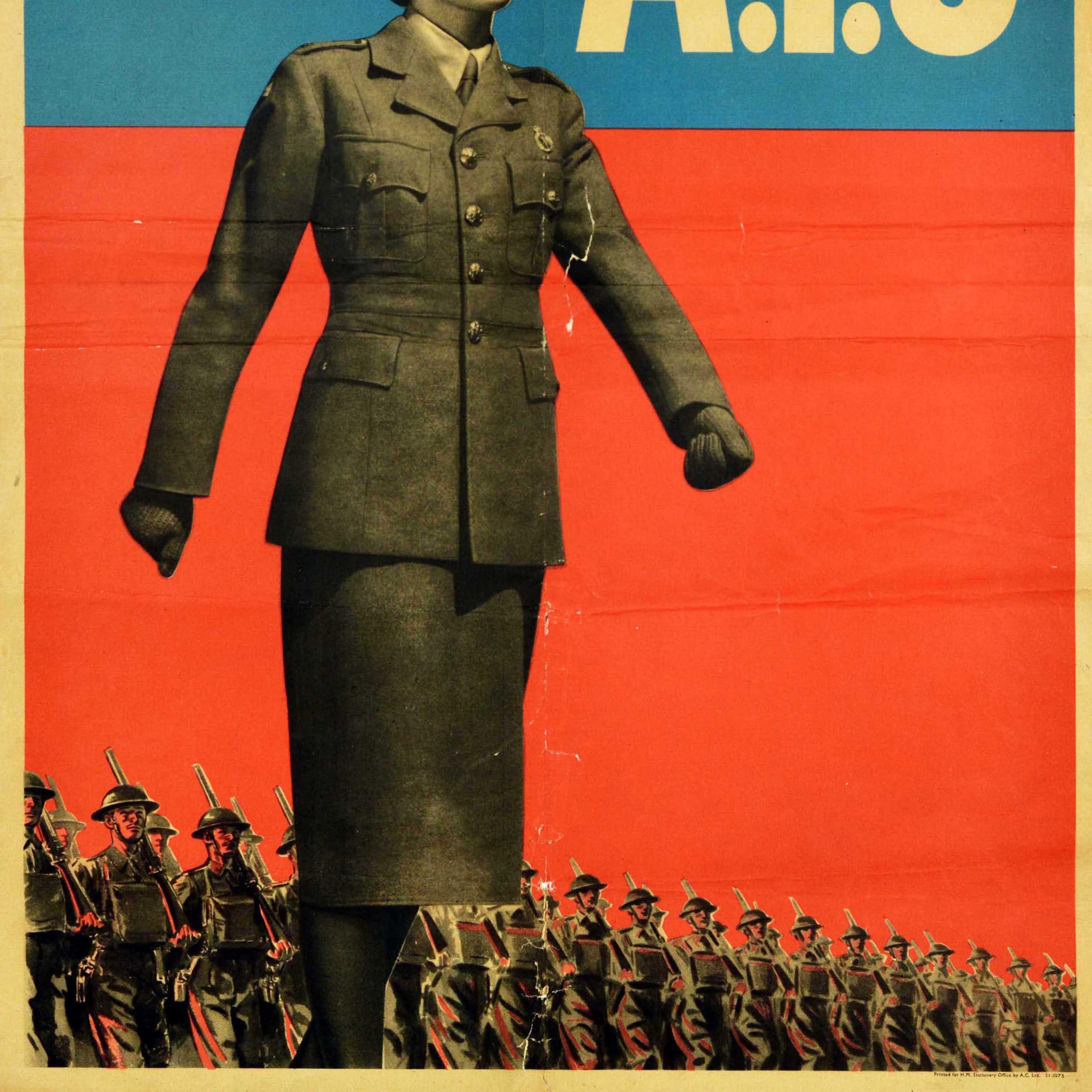Cartel original de época de la Segunda Guerra Mundial - ¡A ti también te buscan! Únete al A.T.S. - presenta un diseño dinámico con una fotografía en blanco y negro de una joven marchando con uniforme del Servicio Territorial Auxiliar sobre un fondo