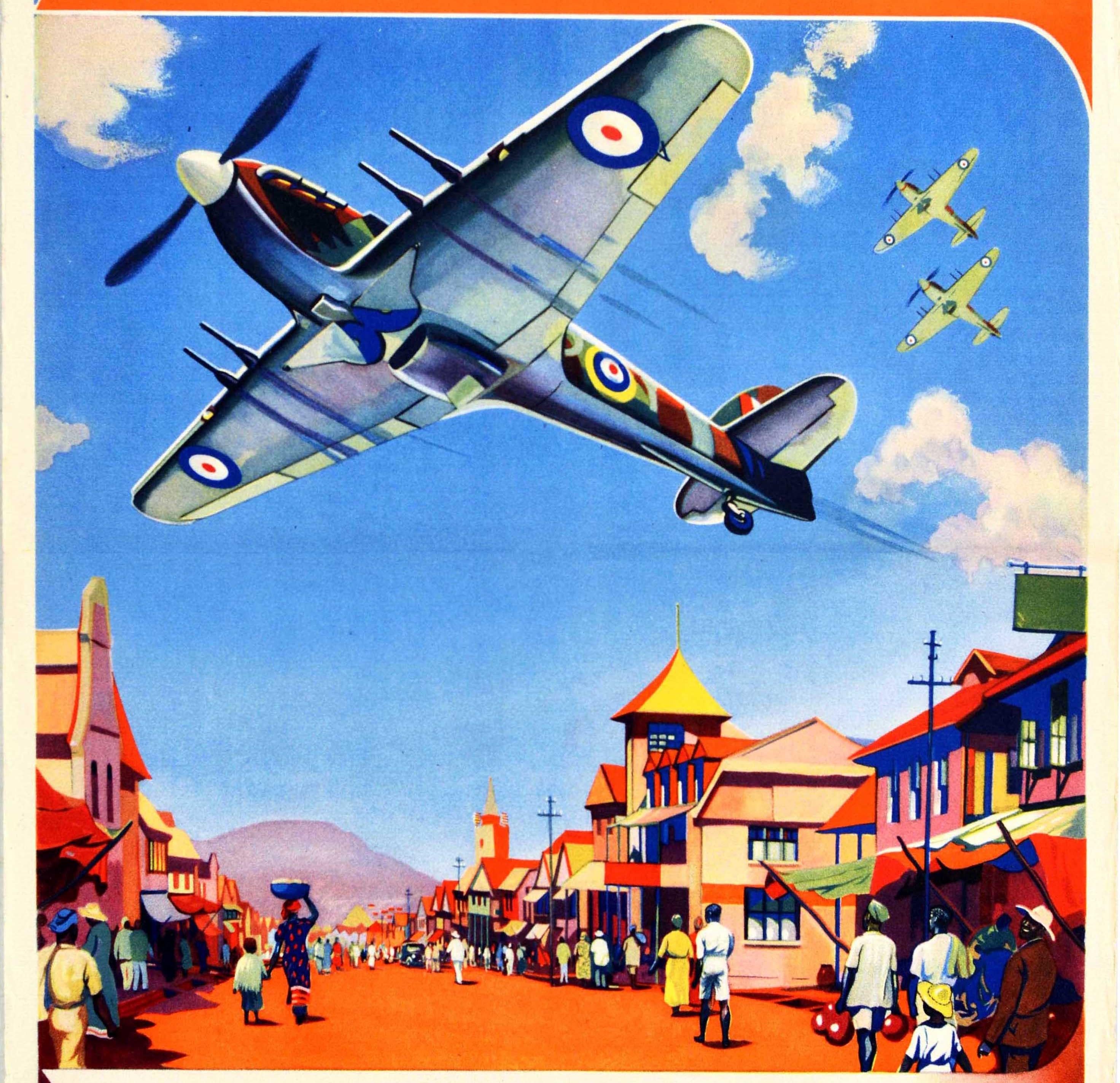Poster di propaganda originale della Seconda Guerra Mondiale - British Aeroplanes Guard African Skies - con un disegno colorato che raffigura un aereo Spitfire della Royal Air Force RAF che vola a bassa quota su una strada trafficata in Africa con