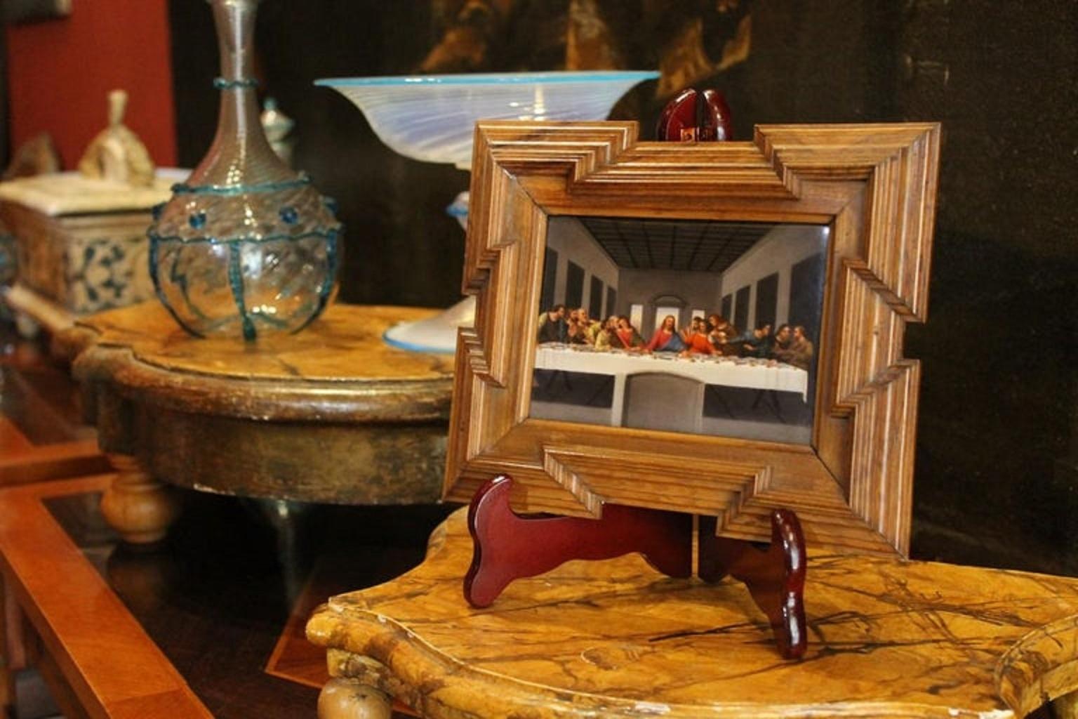 Impression sur porcelaine Last Supper Painting d'après Léonard dans un cadre en bois sculpté - Renaissance Print par Unknown