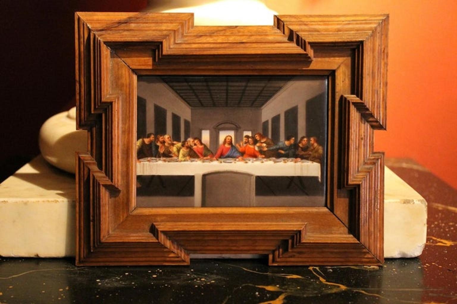 A lovely early 20th century printed porcelain miniature of The last supper painting after Leonardo Da Vinci in Italian Cenacolo. This Swiss French manufacture rectangular porcelain plaque, depicting one of the most important Renaissance works of