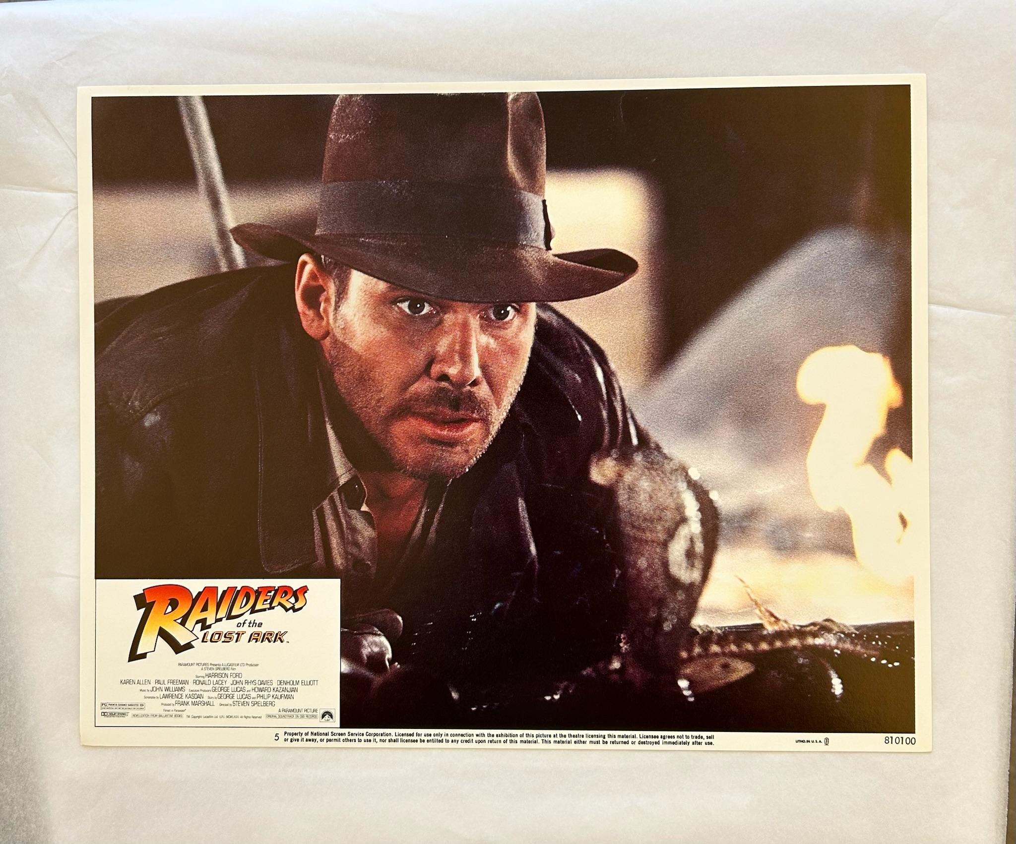Raiders Of The Lost Ark - Carte de visite originale de 1981 n° 5 - Print de Unknown