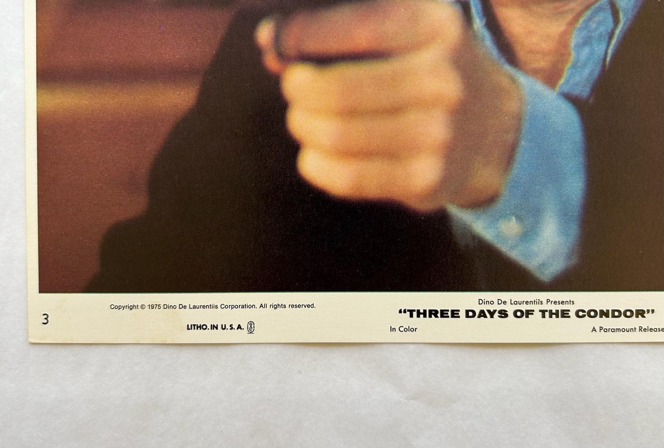 Three Days Of The Condor - Original 1975 Lobby Card #3

Vintage 1975 Three Days Of The Condor Lobby-Karte von Robert Redford zeigt seine Pistole

Optionen für die Einrahmung verfügbar: Schwarz, braun, weiß und Plexiglas 

Zustand: Ausgezeichnet