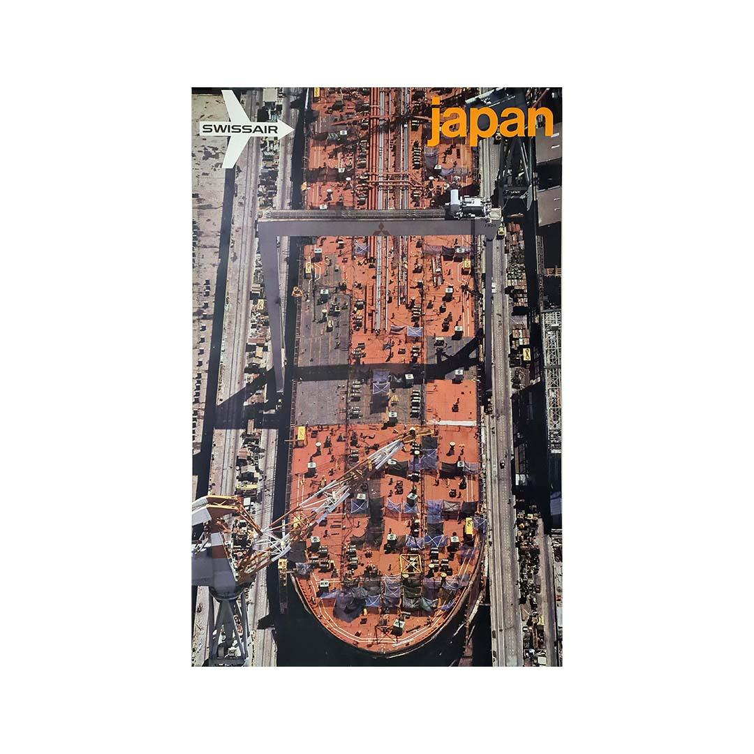Das Swissair-Japan-Reiseplakat aus den 1960er Jahren spiegelt das sich wandelnde Bild Japans in der Zeit des raschen industriellen Wachstums und der Modernisierung nach dem Zweiten Weltkrieg wider. In den 1960er Jahren entwickelte sich Japan zu