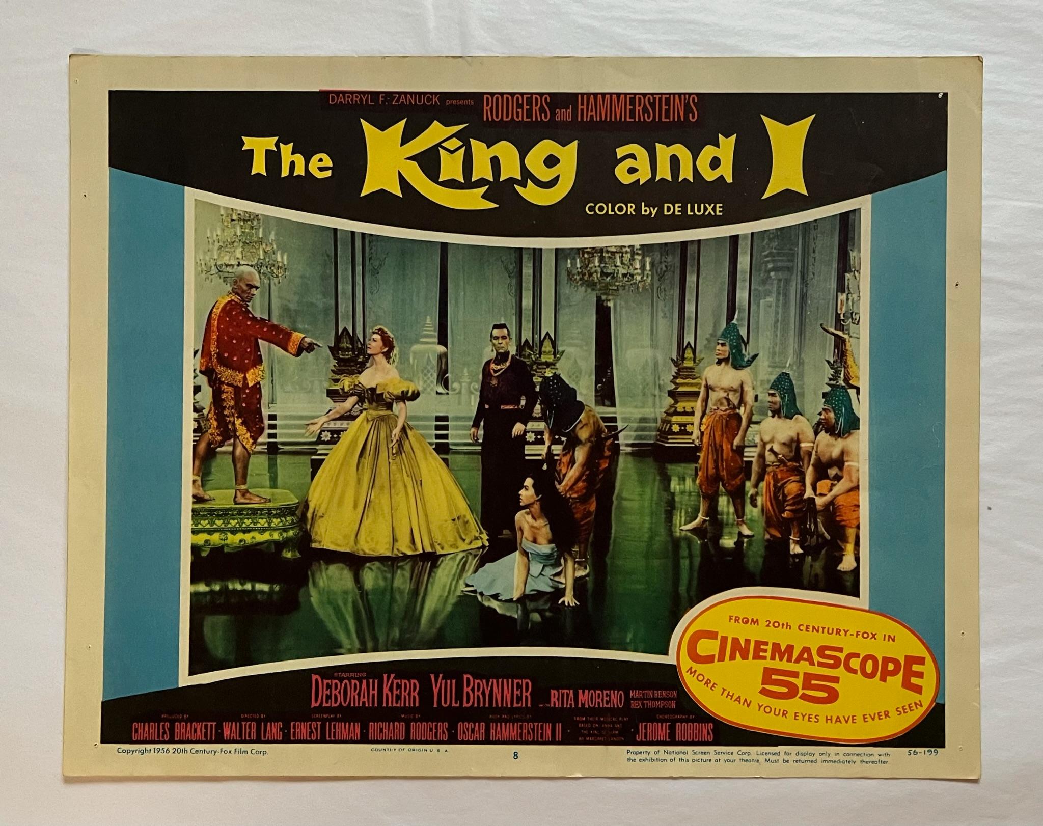 El rey y yo - Tarjeta de vestíbulo original de 1974 nº 8

Tarjeta de vestíbulo vintage de El rey y yo: 
Una viuda acepta un trabajo como institutriz de los hijos del rey de Siam.

Director: Walter Lang
Guionistas: Ernest LehmanOscar Hammerstein