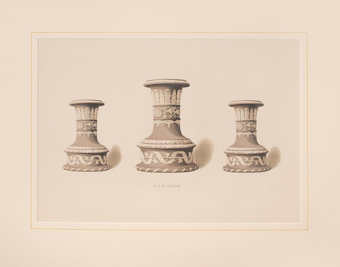 Drei Vasen aus grau-blauem Jaspis. Pl. XXXVIII