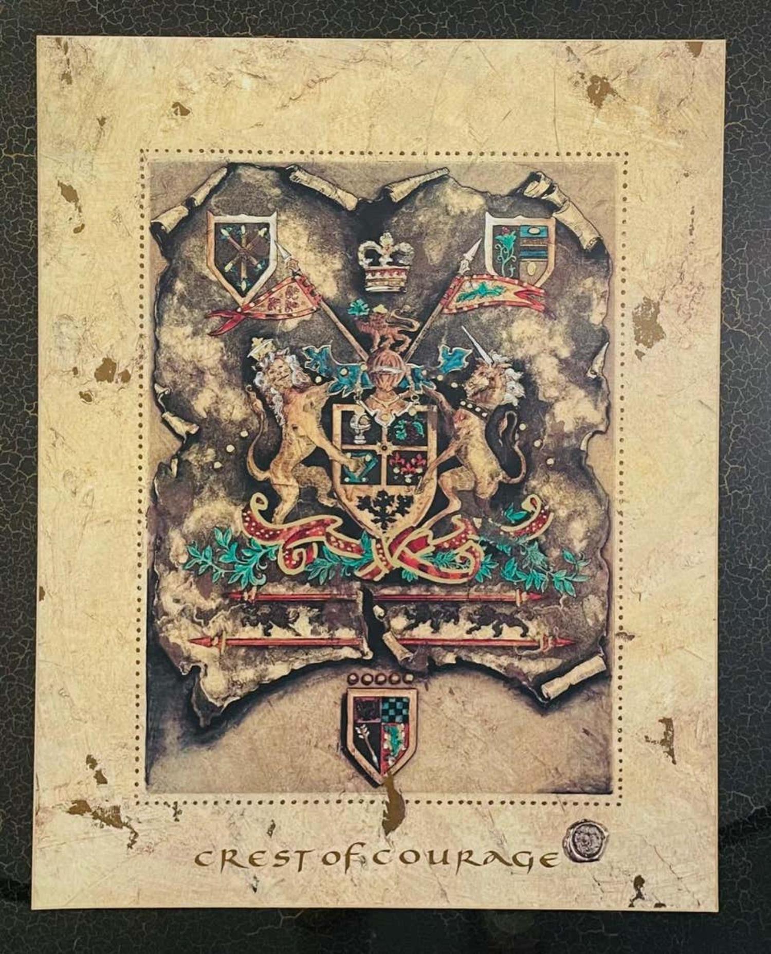 Grande estampe d'armoiries royales anglaises d'époque, une paire - École anglaise Print par Unknown