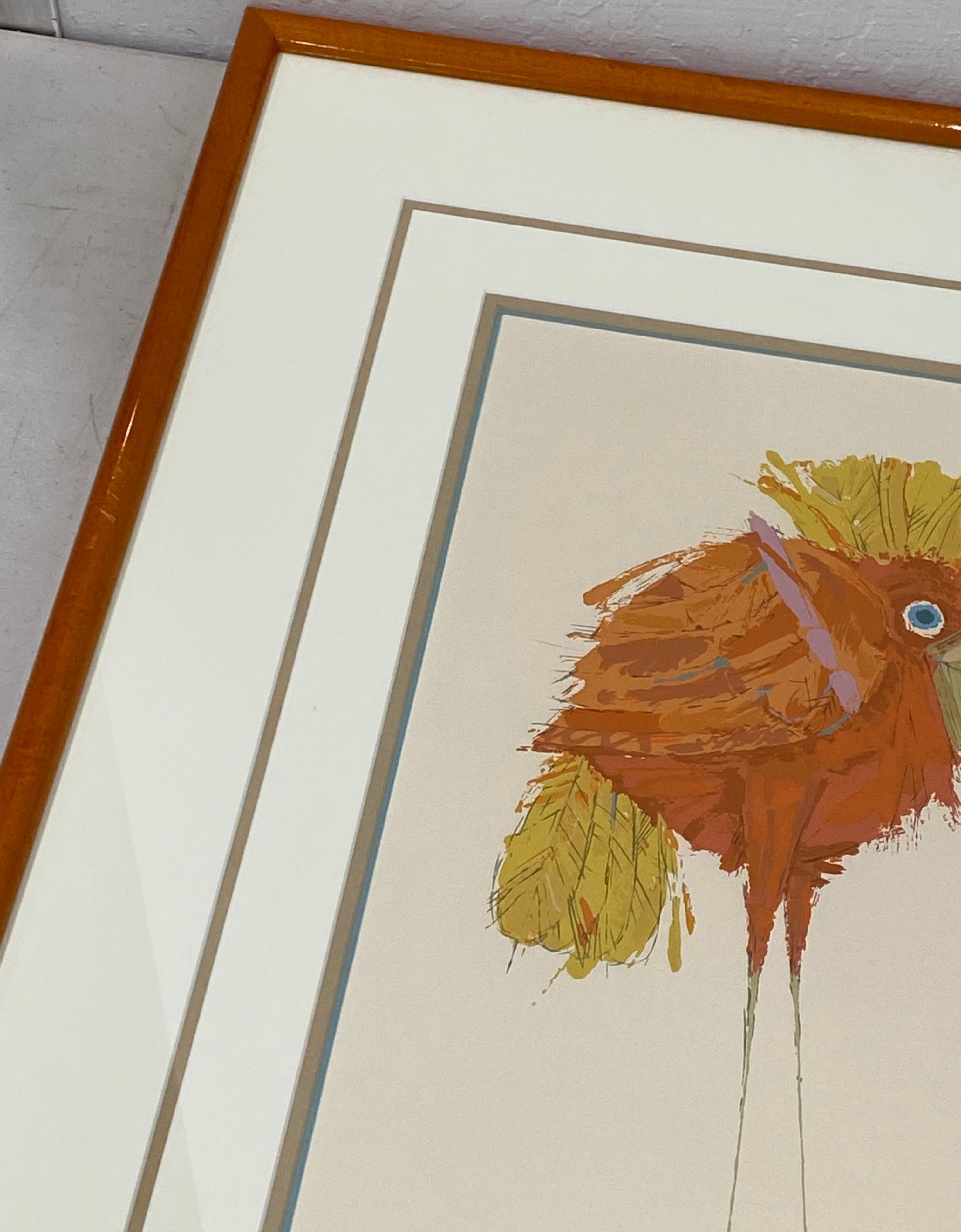Uccello stravagante con piume arancioni 