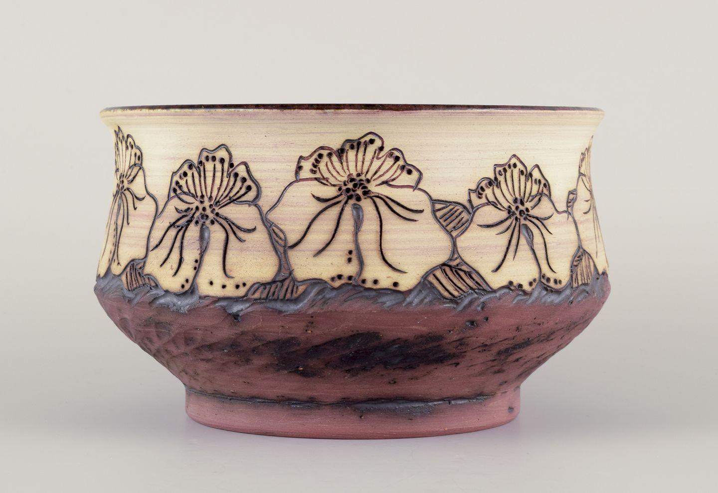 PRE-OWNED GOODS ARE EXEMPT FROM IMPORT TARIFFS FOR U.S., UK, AUSTRALIAN & CANADIAN CUSTOMERS.   
THEREFORE, NO IMPORT TARIFFS WILL BE APPLICABLE TO YOUR PURCHASE. 

Unknown Scandinavian ceramicist.
Earthenware bowl. 
Incised decoration with