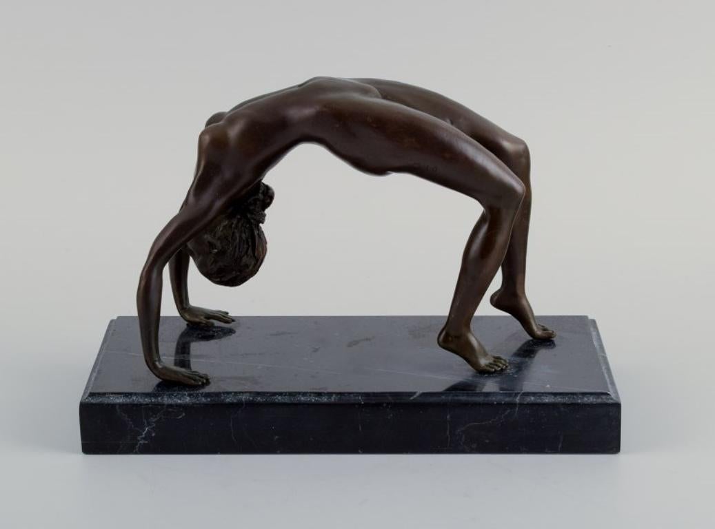Unknown sculptor, Art Deco bronze figure of a nude woman on a marble base.
1930s.
In excellent condition.
Dimensions: L 25.0 x H 16.0 cm.