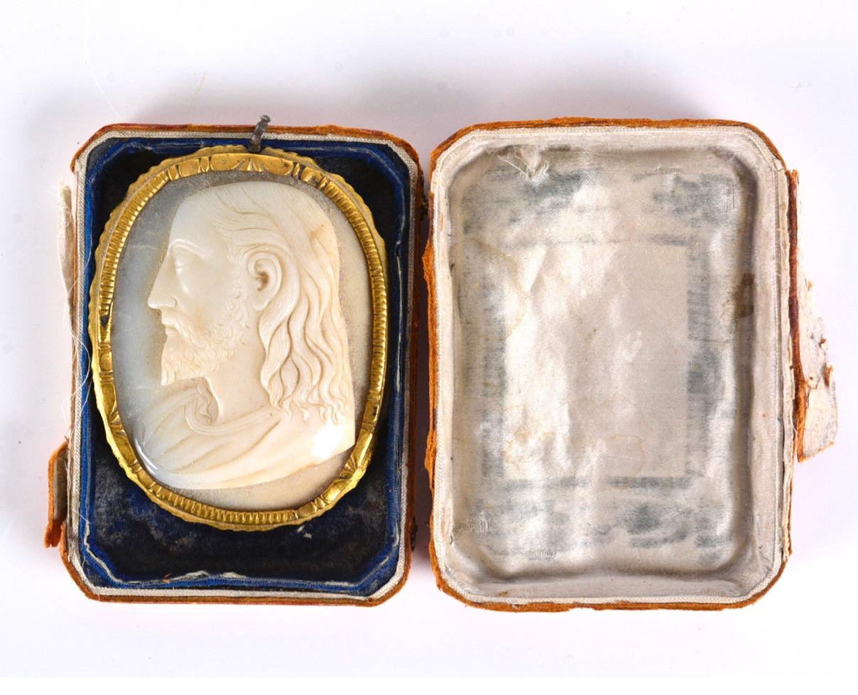 16th Century Cameo Pendant of Christ the Redeemer in a Gilt Bronze Frame - Italian School Sculpture by Unknown