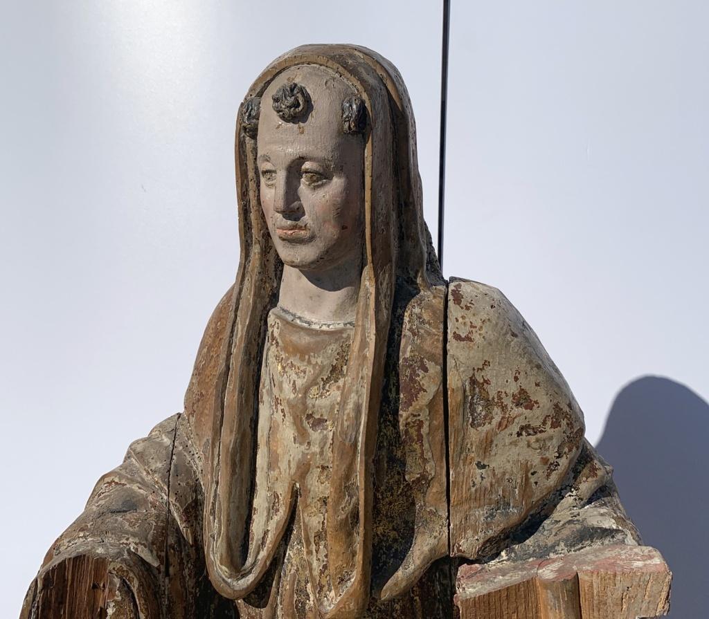 Carved wooden sculpture - San Mauro. Italy, 16th century.

54 x 30 x h 110cm.

Entirely in carved and painted wood with traces of polychromy and gilding.

- Work inscribed on the base: 