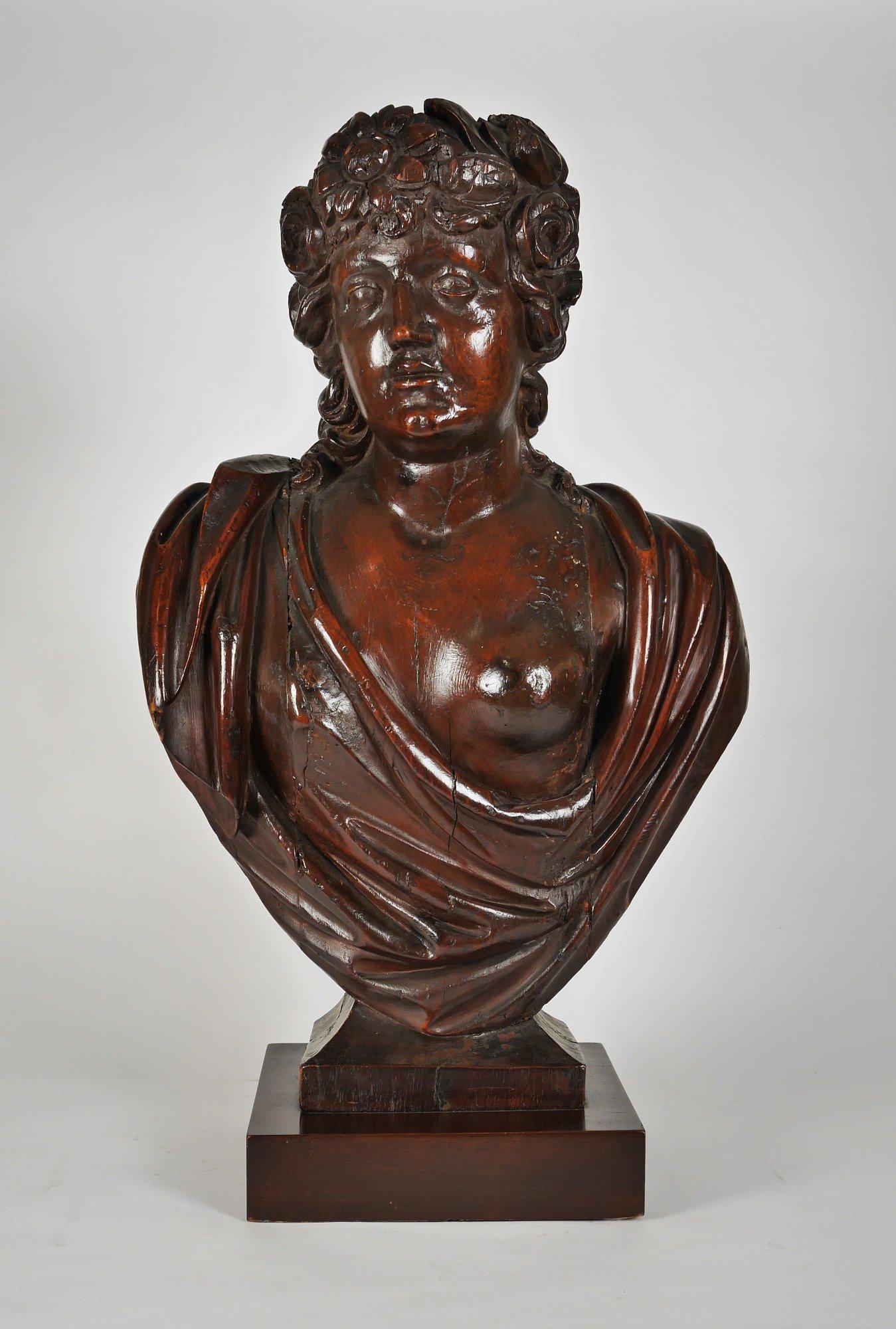 Italienische geschnitzte neoklassizistische halbakt- weibliche Büsten aus dem 18. Jahrhundert im Angebot 1