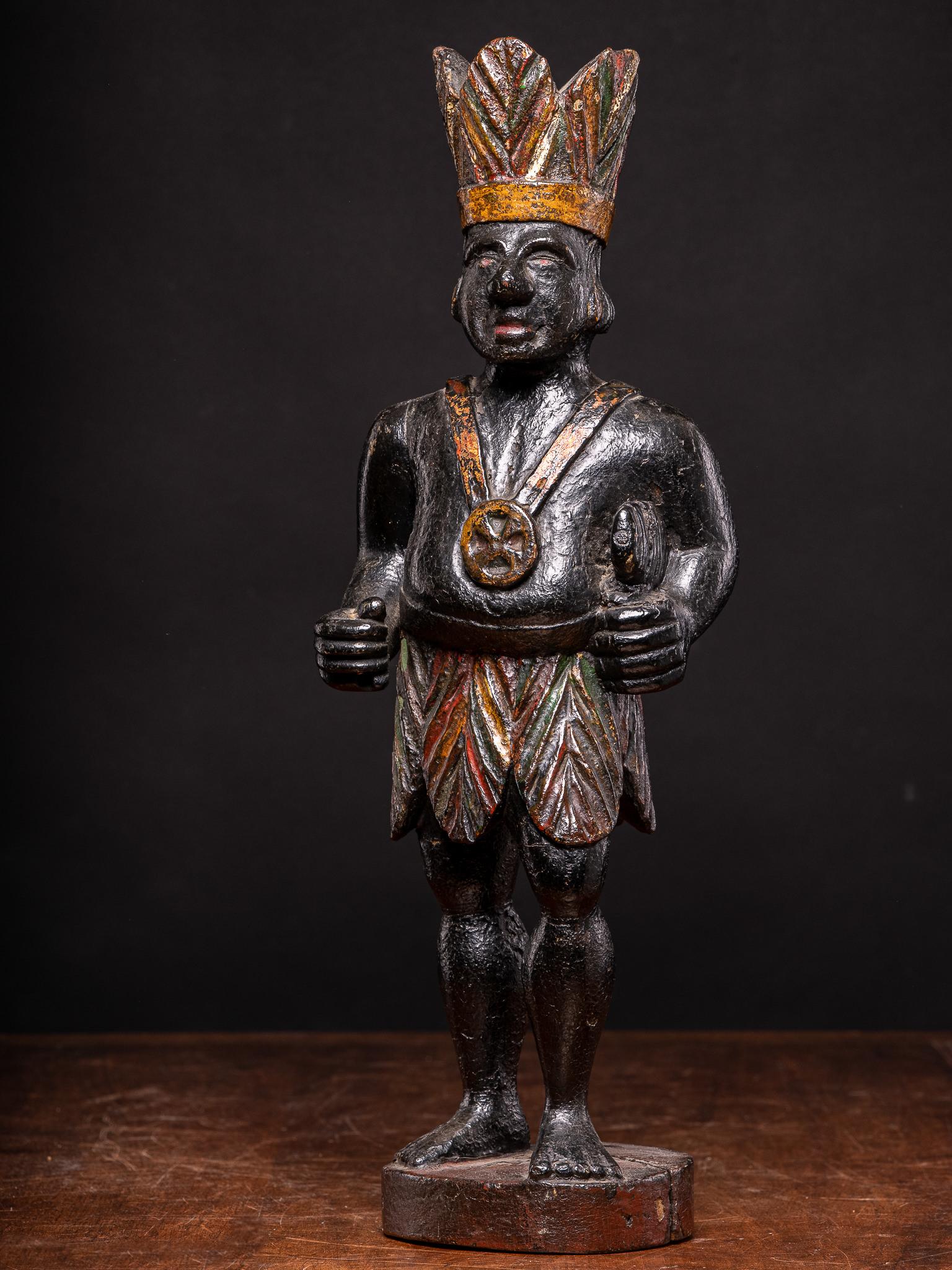 Unknown Abstract Sculpture – Zigarrenständer-Statue Nordamerikanischer Indianer aus dem 19. Jahrhundert, unbekannter Künstler, Eichenholz