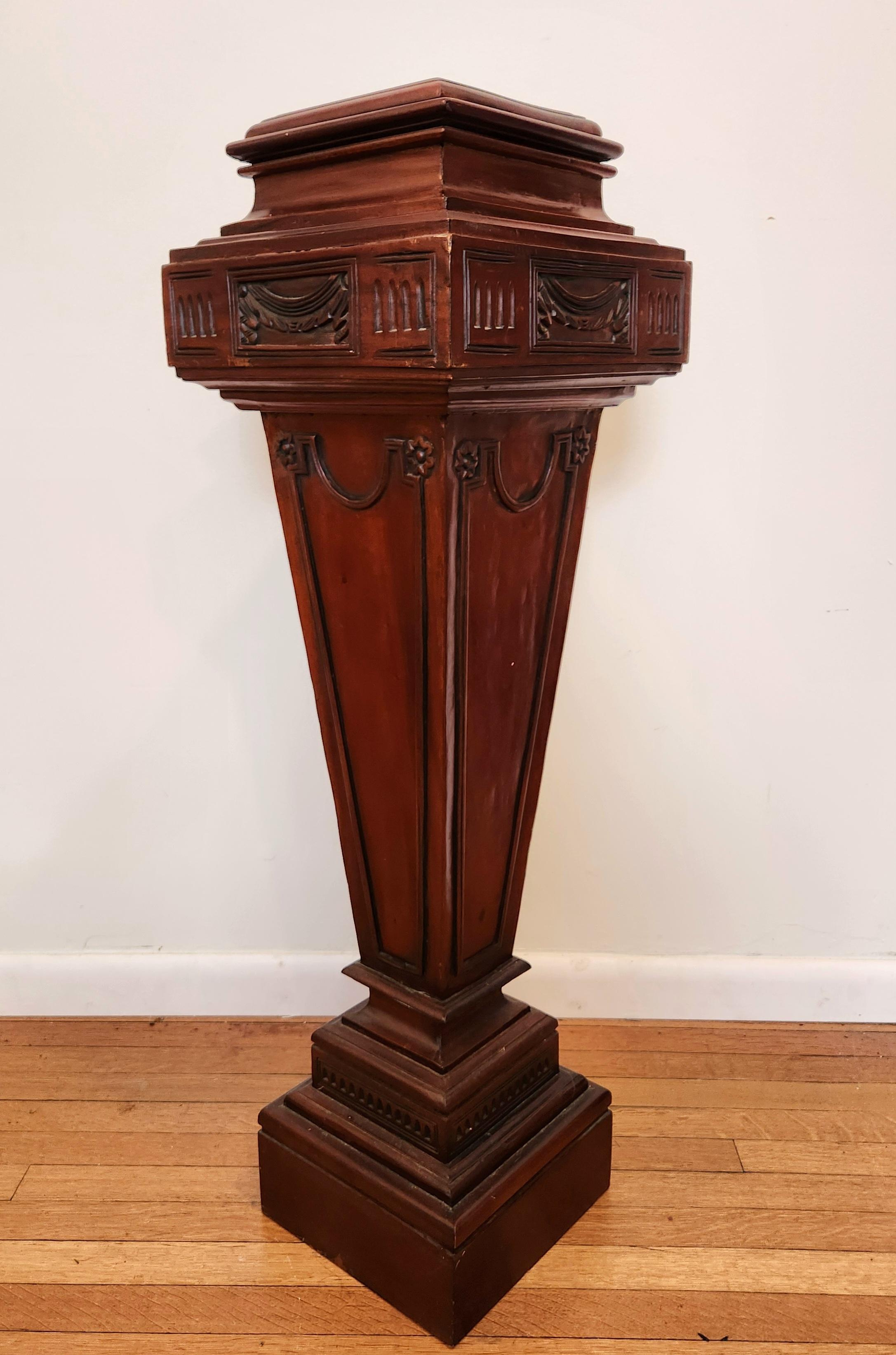 19th Century American Wooden Pedestal For Sale 4