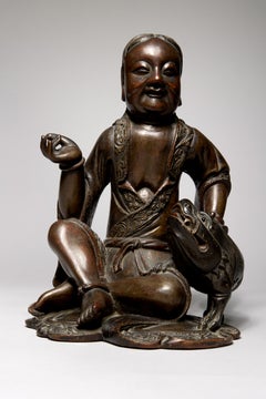 Chinesischer sitzender Buddha mit Foo-Hunde im Ming-Stil des 19. Jahrhunderts