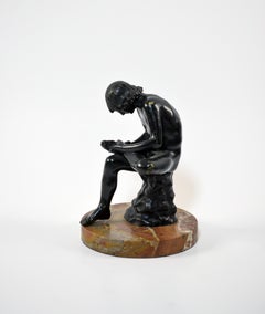 Bronze du Grand Tour du XIXe siècle représentant le Spinario ou "Garçon à l'épine".