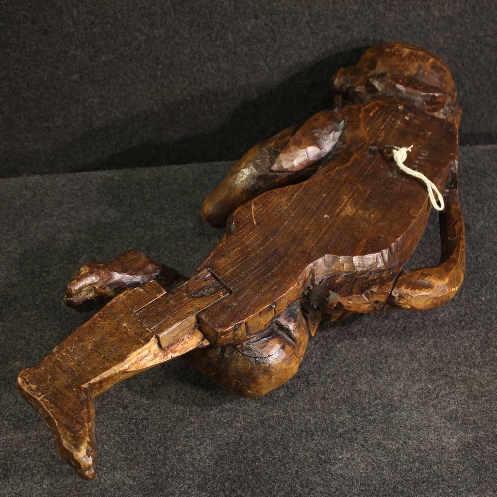 Great sculpture from Northern Europe, 19th century. Wooden work finely carved in pear wood depicting an angel, of good quality. Nicely sized object, for antique dealers and collectors, ideal for hanging on the wall as a decorative element. Wooden