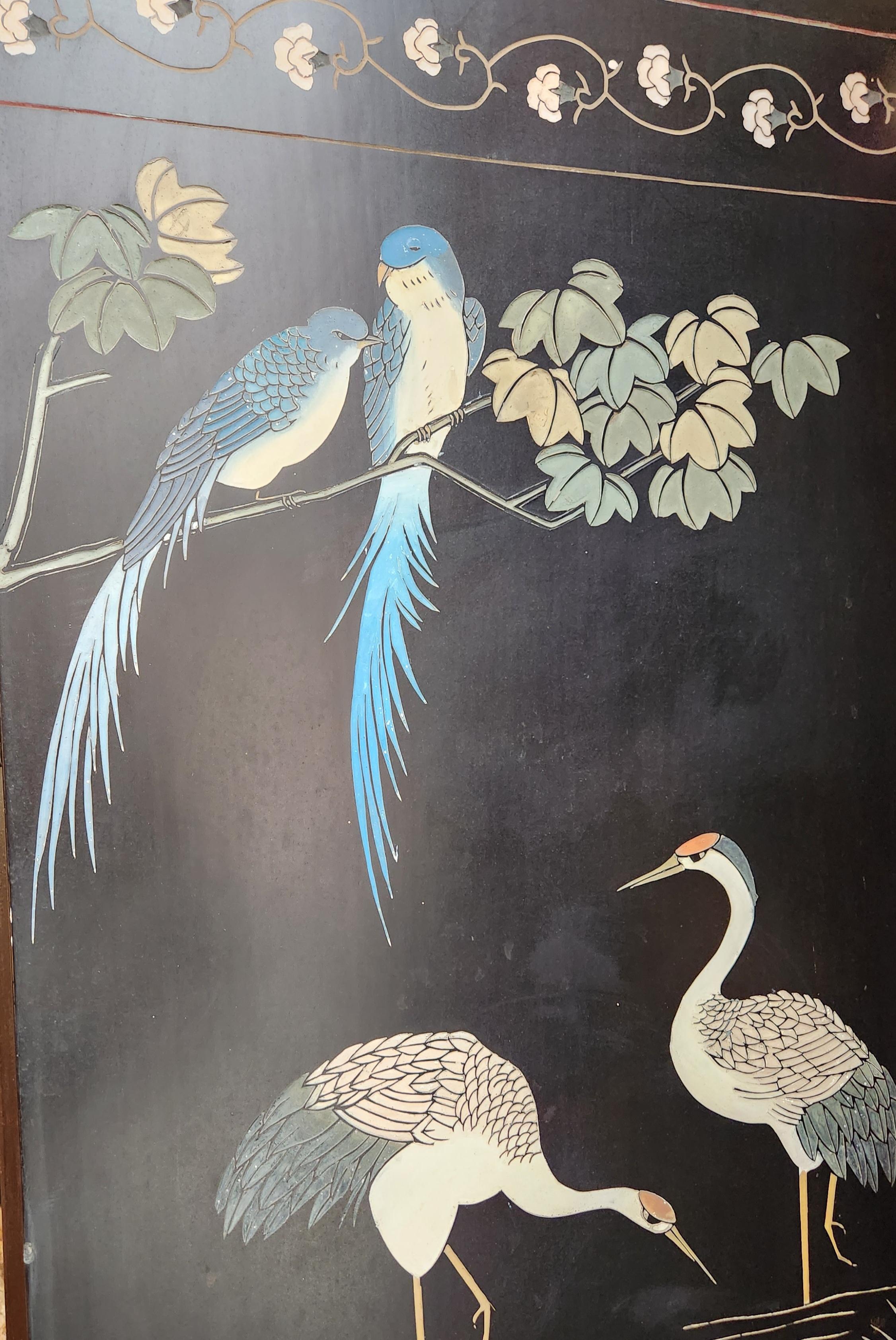 20th Century Lacquered Wooden Chinese Screen For Sale 9
