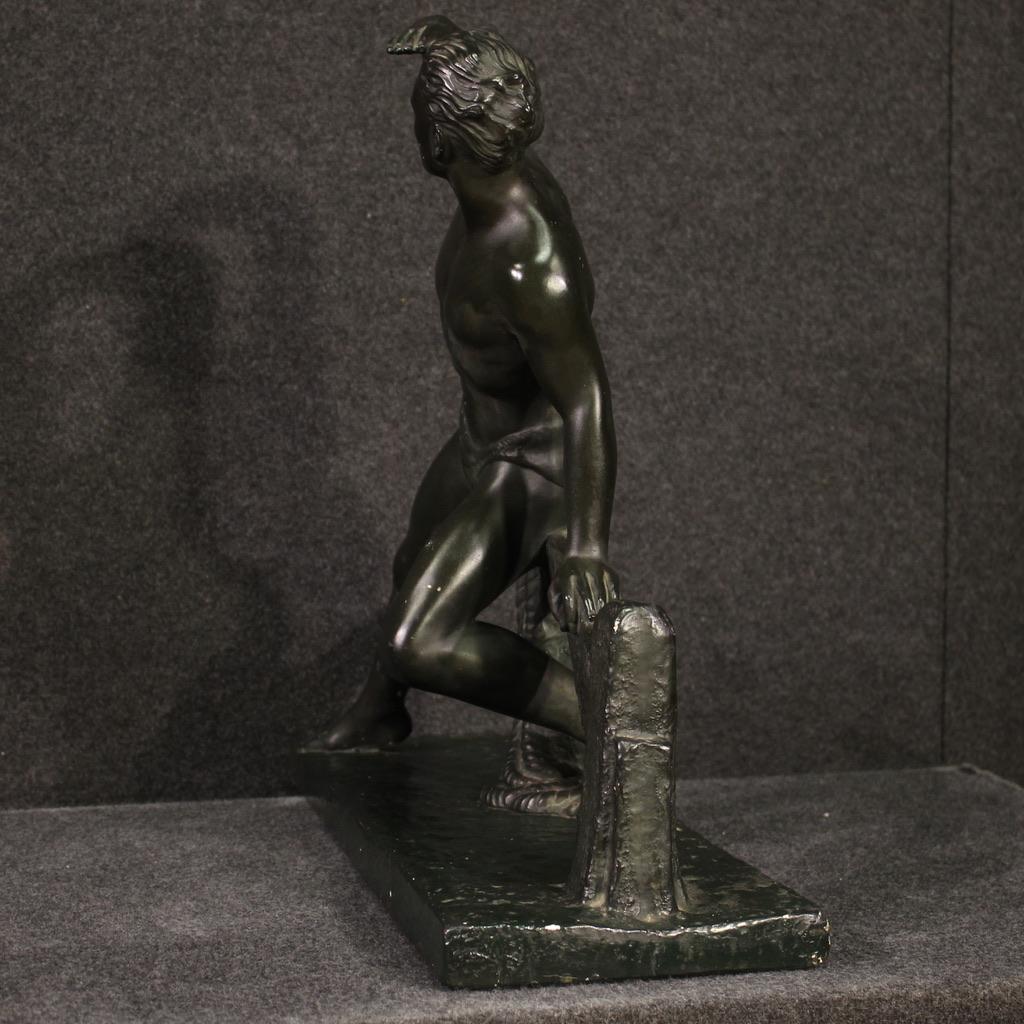 sculpture de marin en plâtre du 20e siècle, style Art déco français, 1940 - Black Figurative Sculpture par Unknown