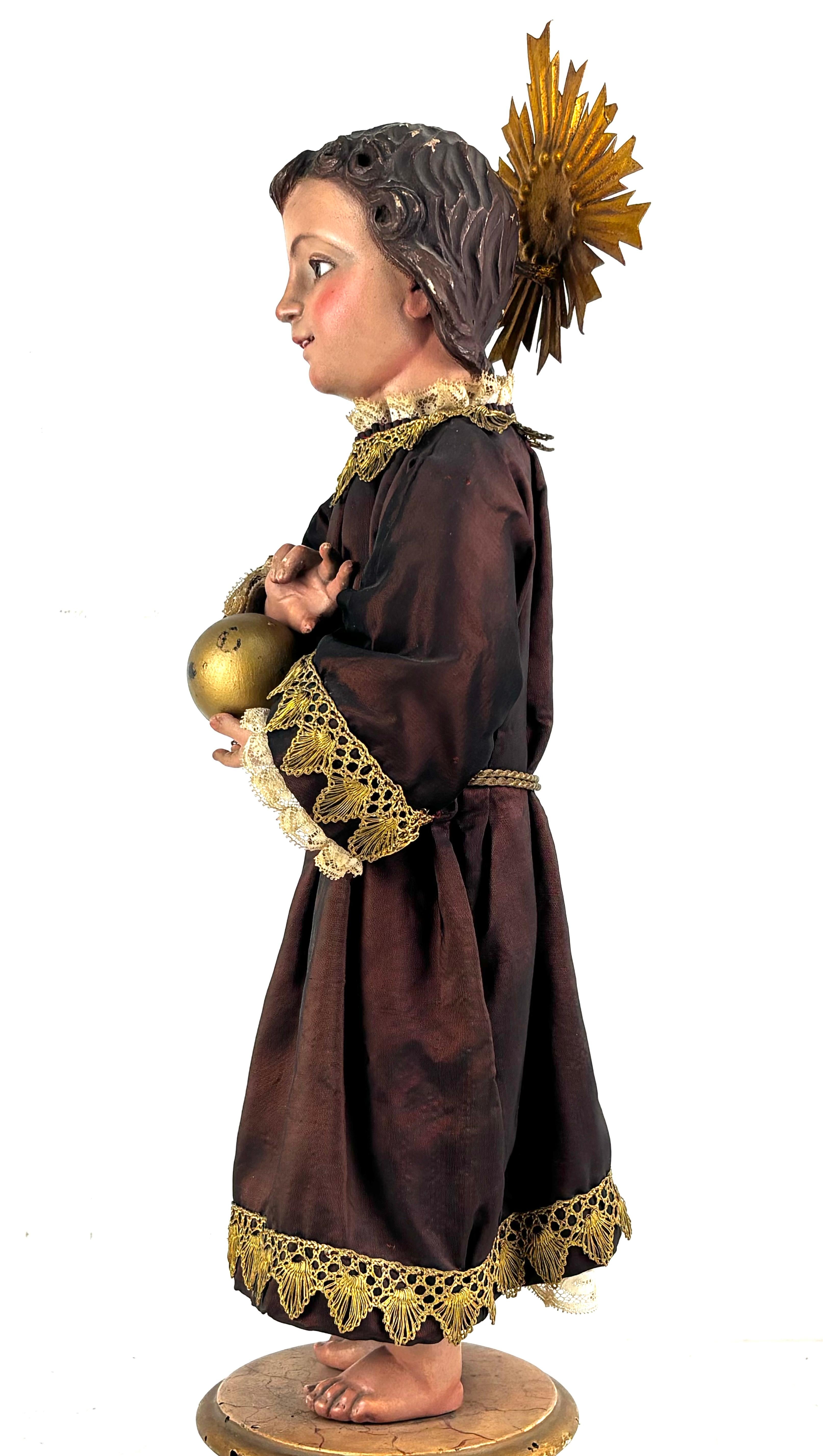 Bambino in legno policromo spagnolo del IX secolo 'Niño Jesús de la Bola'. in vendita 10