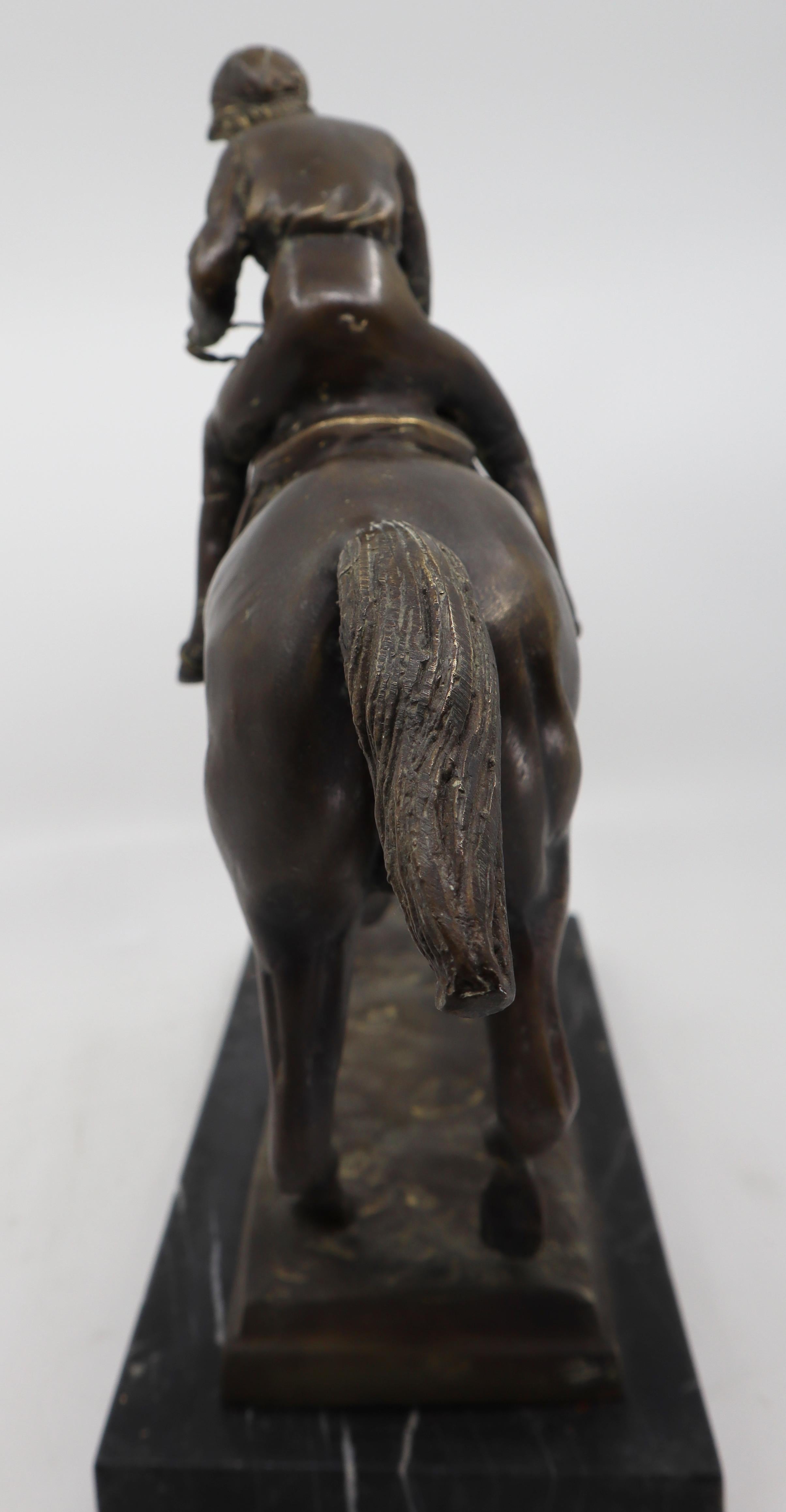 Estatua ecuestre de bronce de un Jinete sobre su caballo Siglo XIX en venta 4