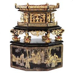 Antique A Chinese 'chanab' offering box with gilt and lacquered decor 19th century
