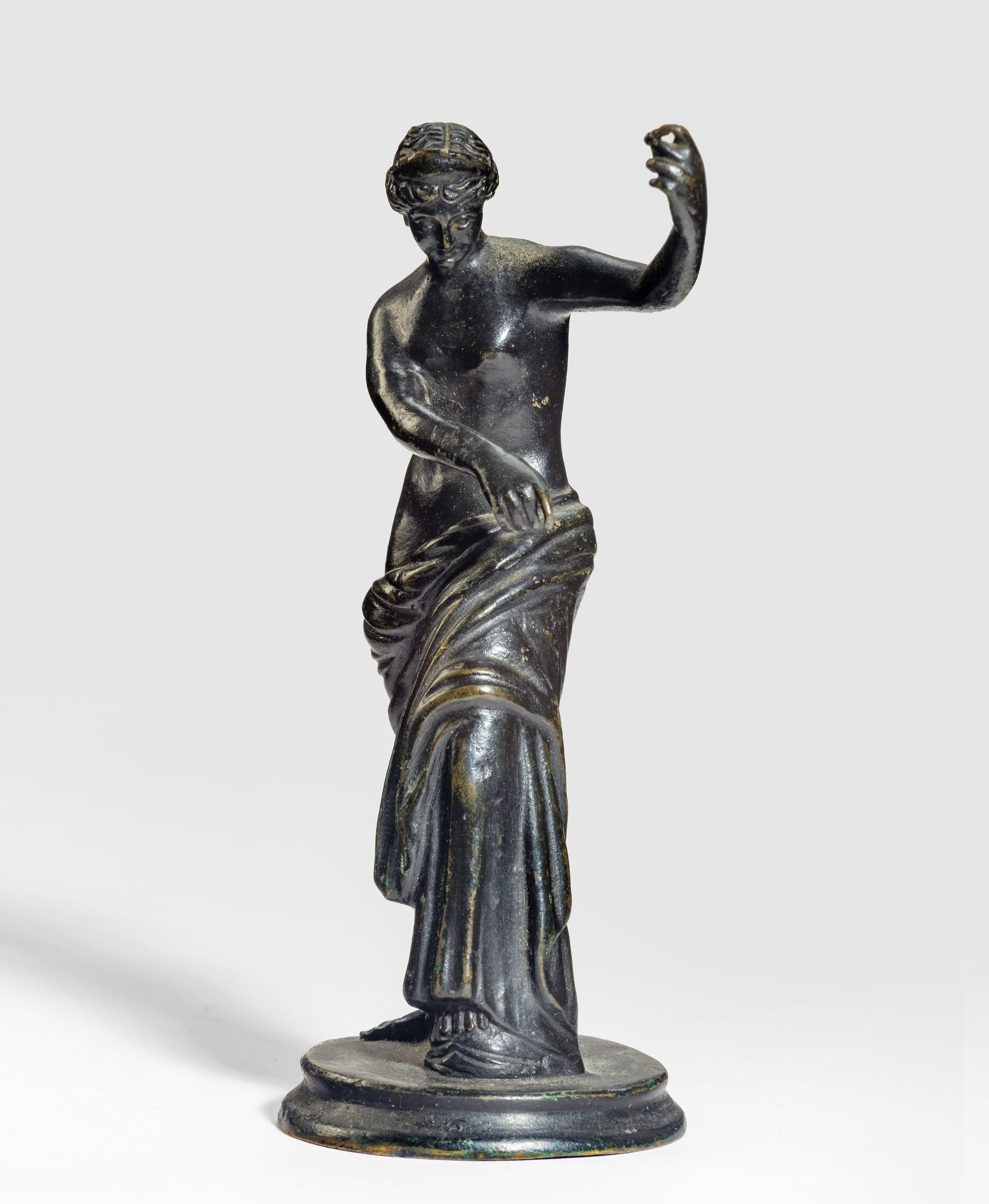 A Grand Tour Bronze model of 'The Venus of Capua', After the Antique - Sculpture by Unknown
