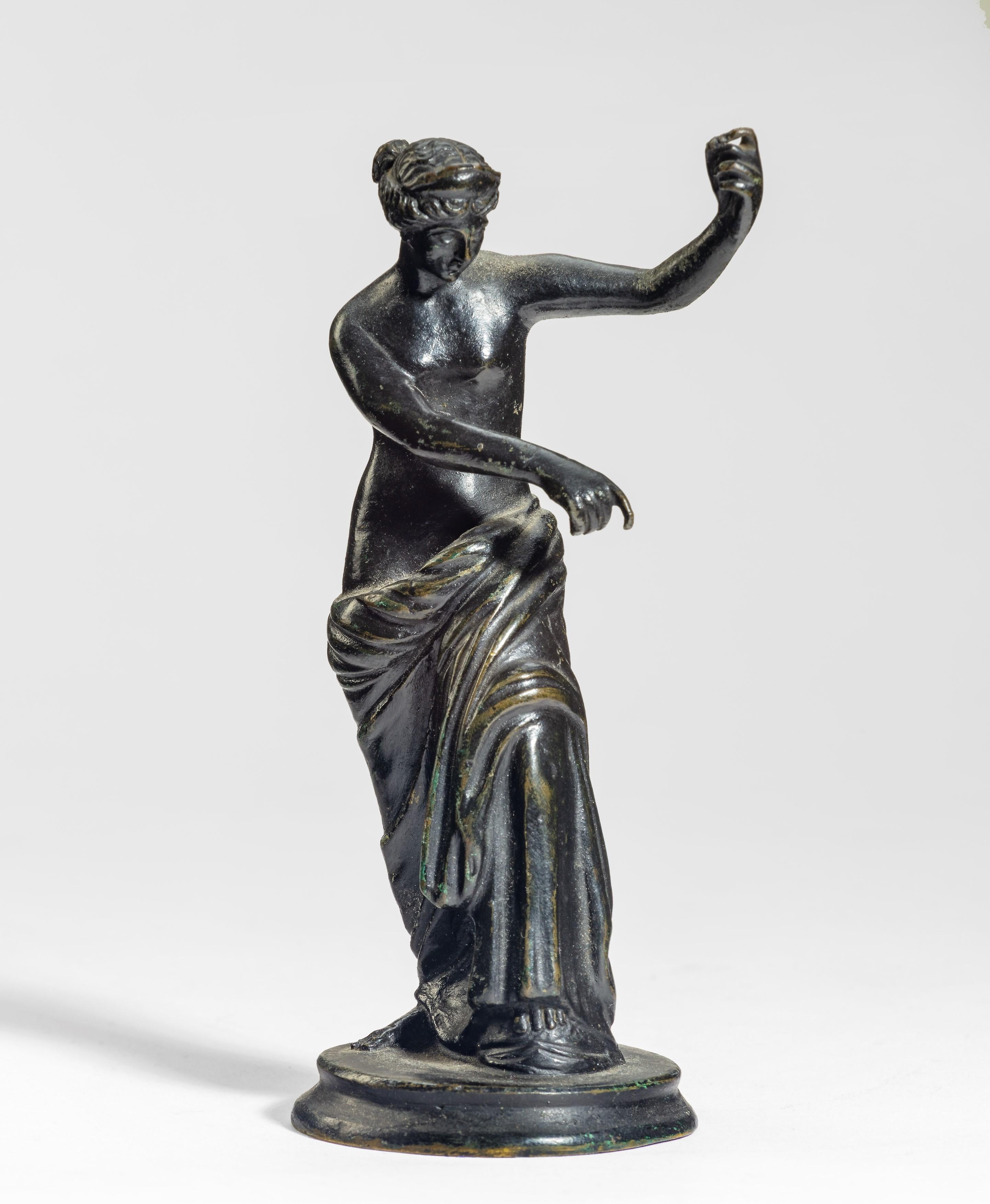 Unknown Figurative Sculpture - A Grand Tour Bronze model of 'The Venus of Capua', After the Antique
