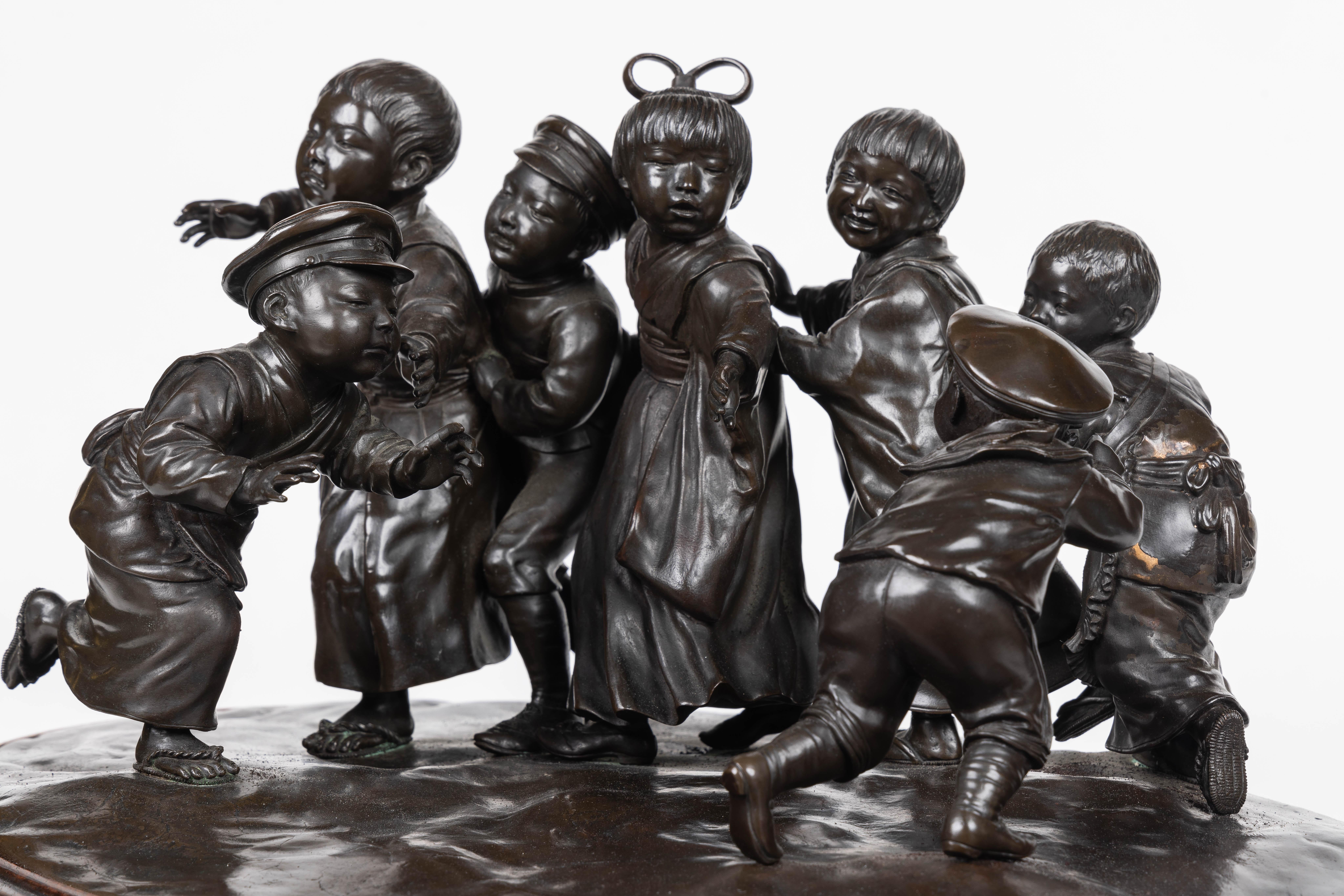 Escultura japonesa de bronce de la Escuela de Tokio del Periodo Meiji, grande y excepcional en venta 3