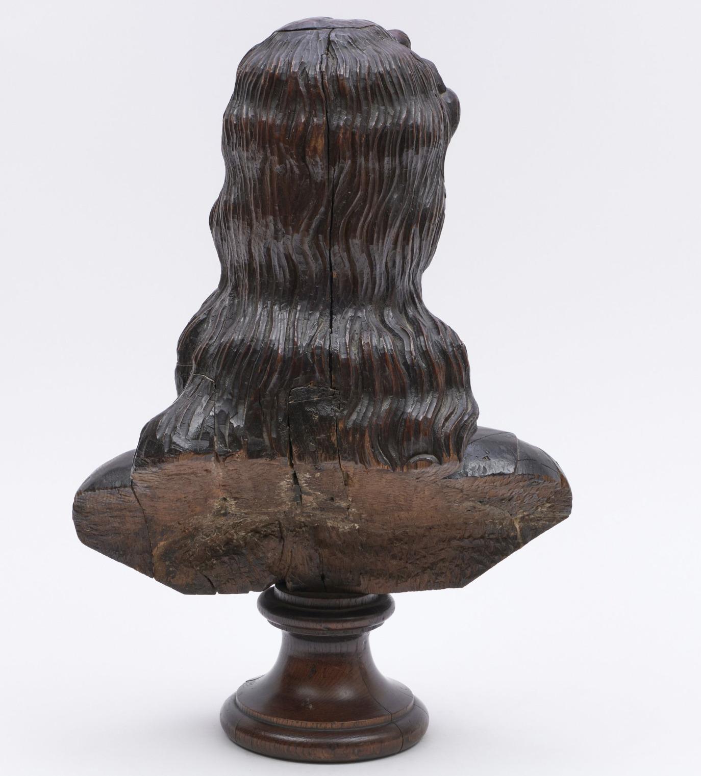 Un monumentale busto di Gesù Cristo in legno di Oak intagliato del XVI secolo. in vendita 6