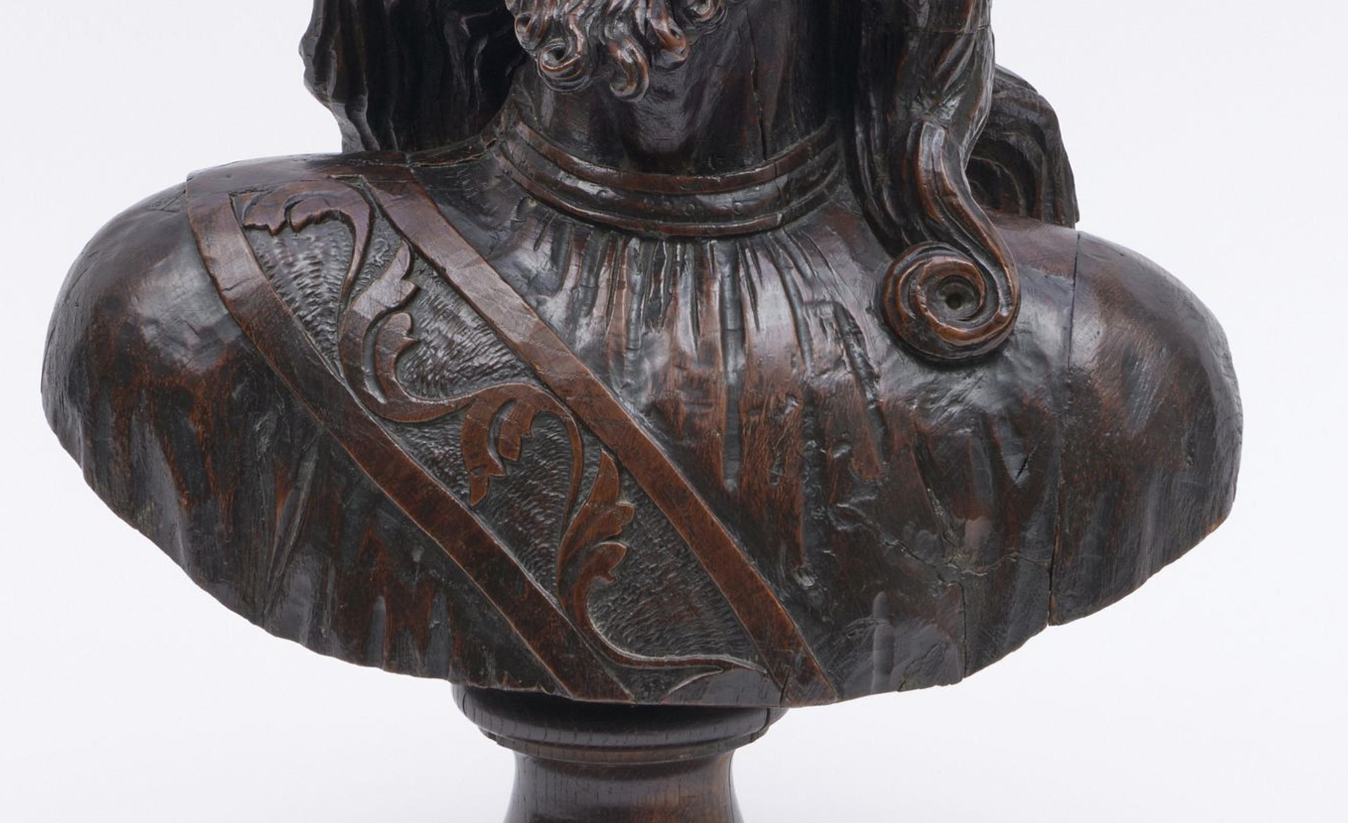 Un monumentale busto di Gesù Cristo in legno di Oak intagliato del XVI secolo. in vendita 1