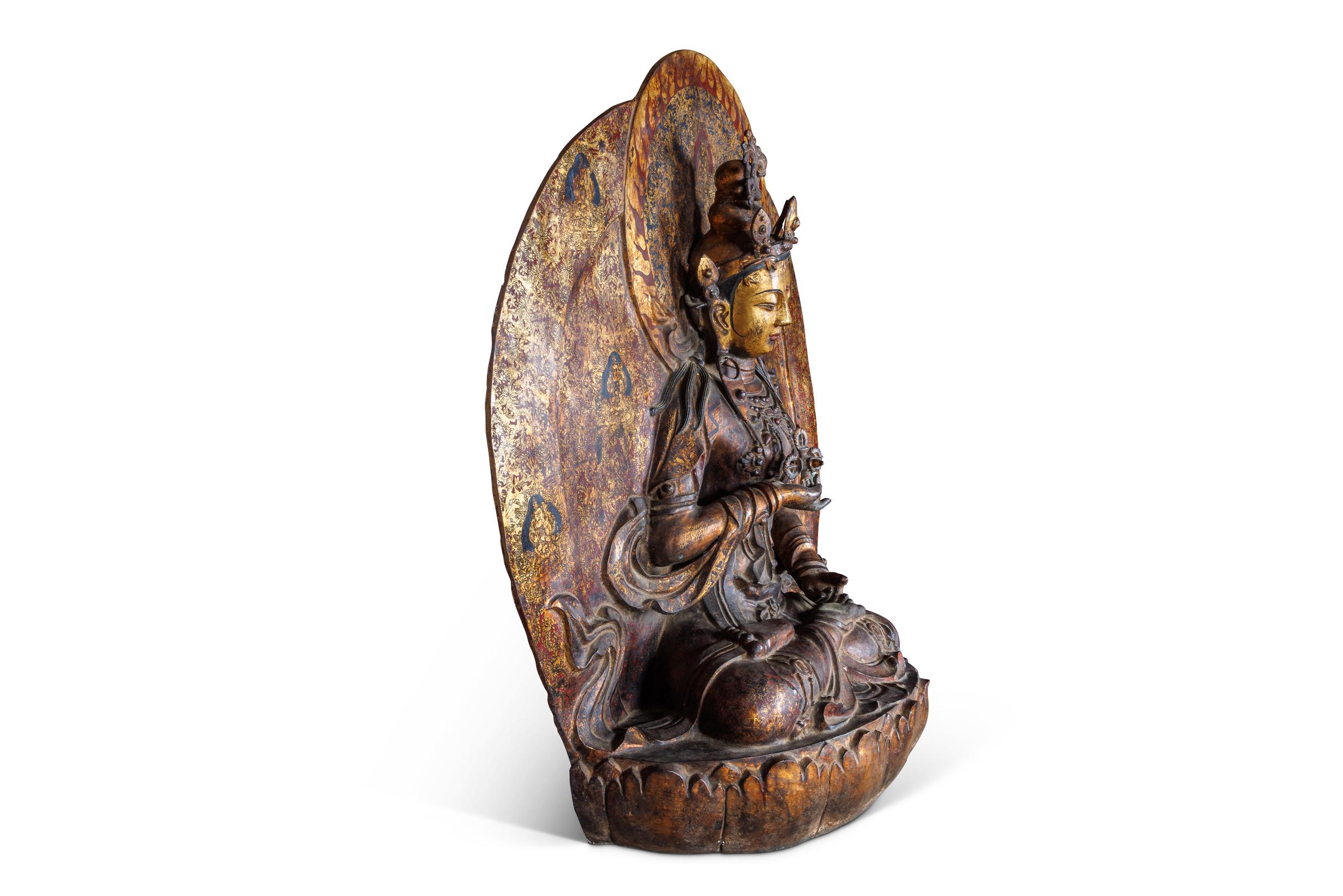 Monumentale Ornamentskulptur aus vergoldeter und lackierter Bronze von Vajravidarana, Vajravidarana im Angebot 5